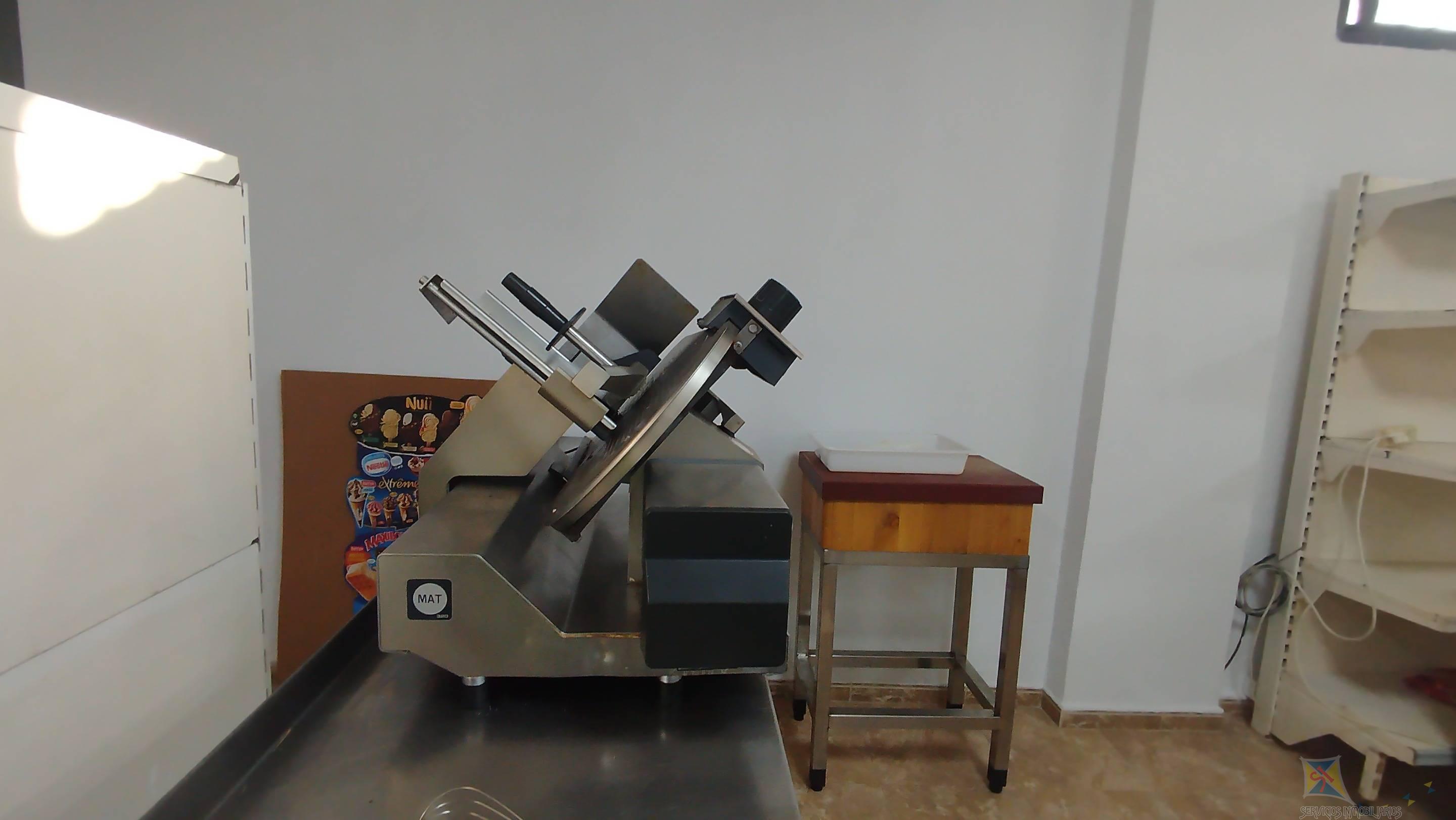 For rent of commercial in Vícar