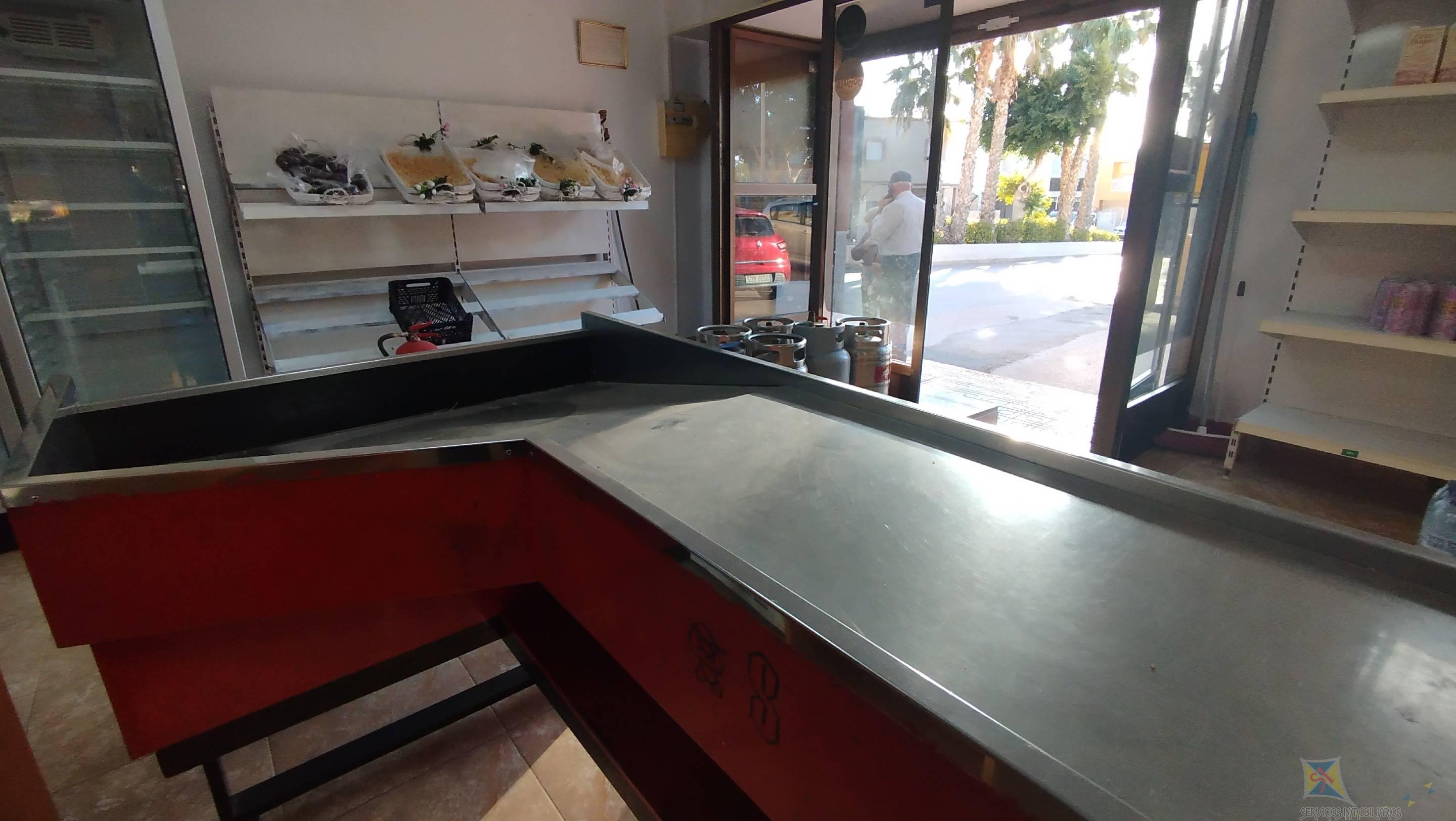 For rent of commercial in Vícar