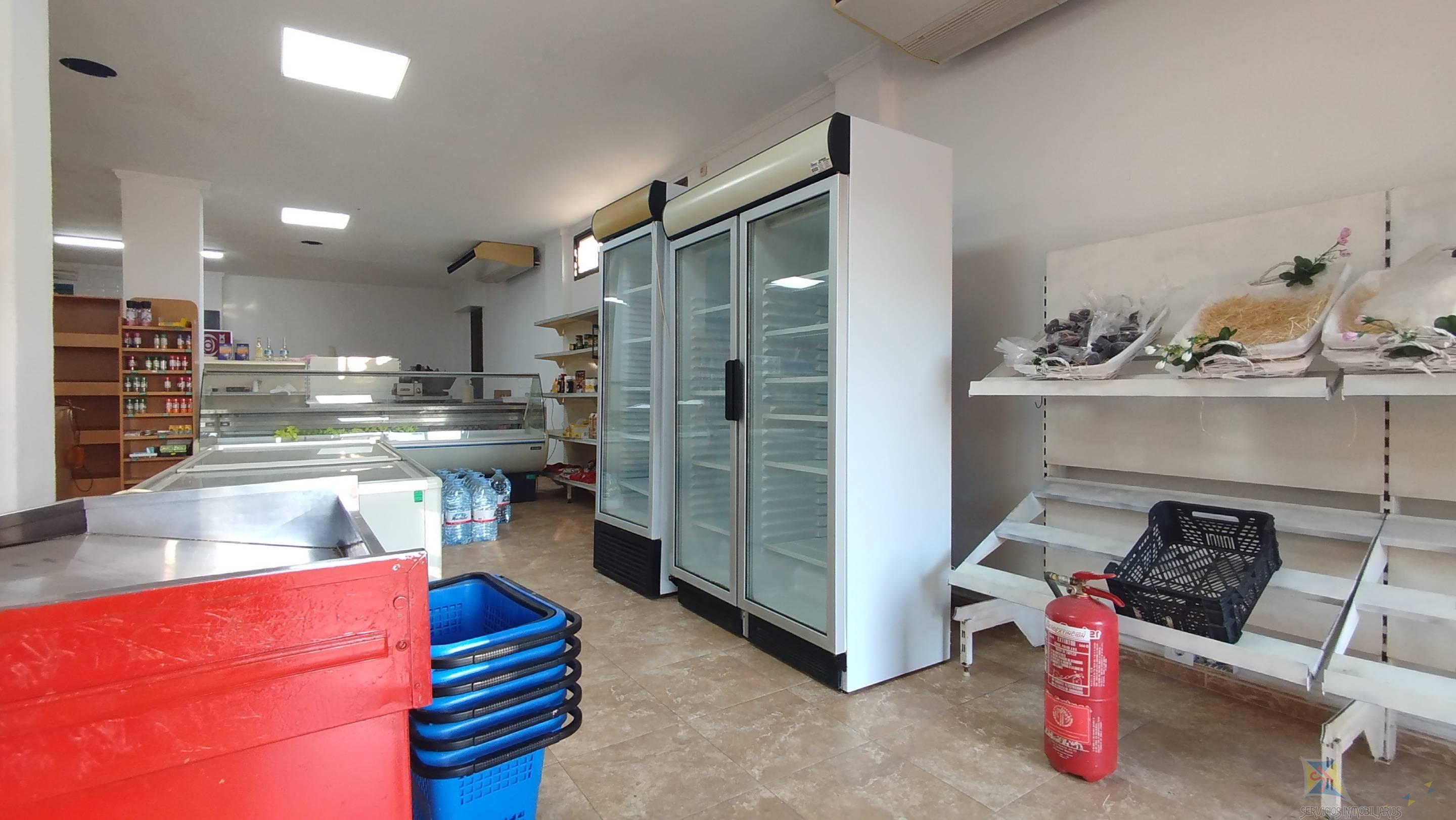 For rent of commercial in Vícar