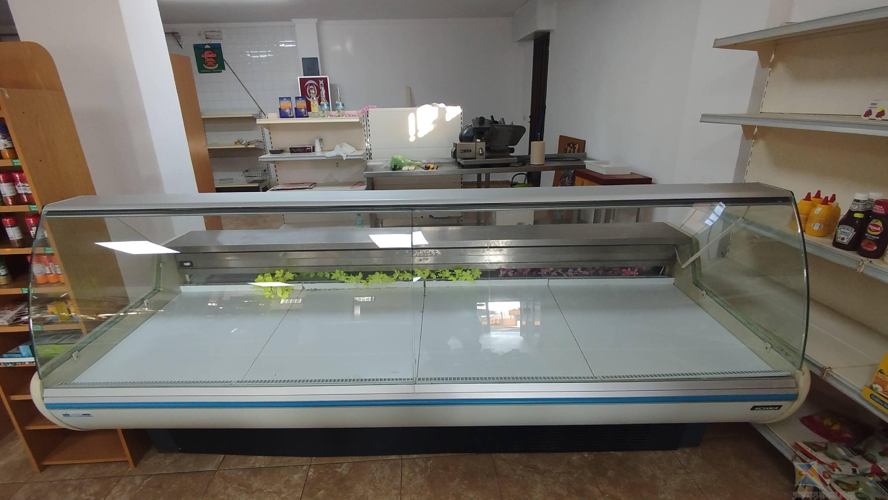 For rent of commercial in Vícar