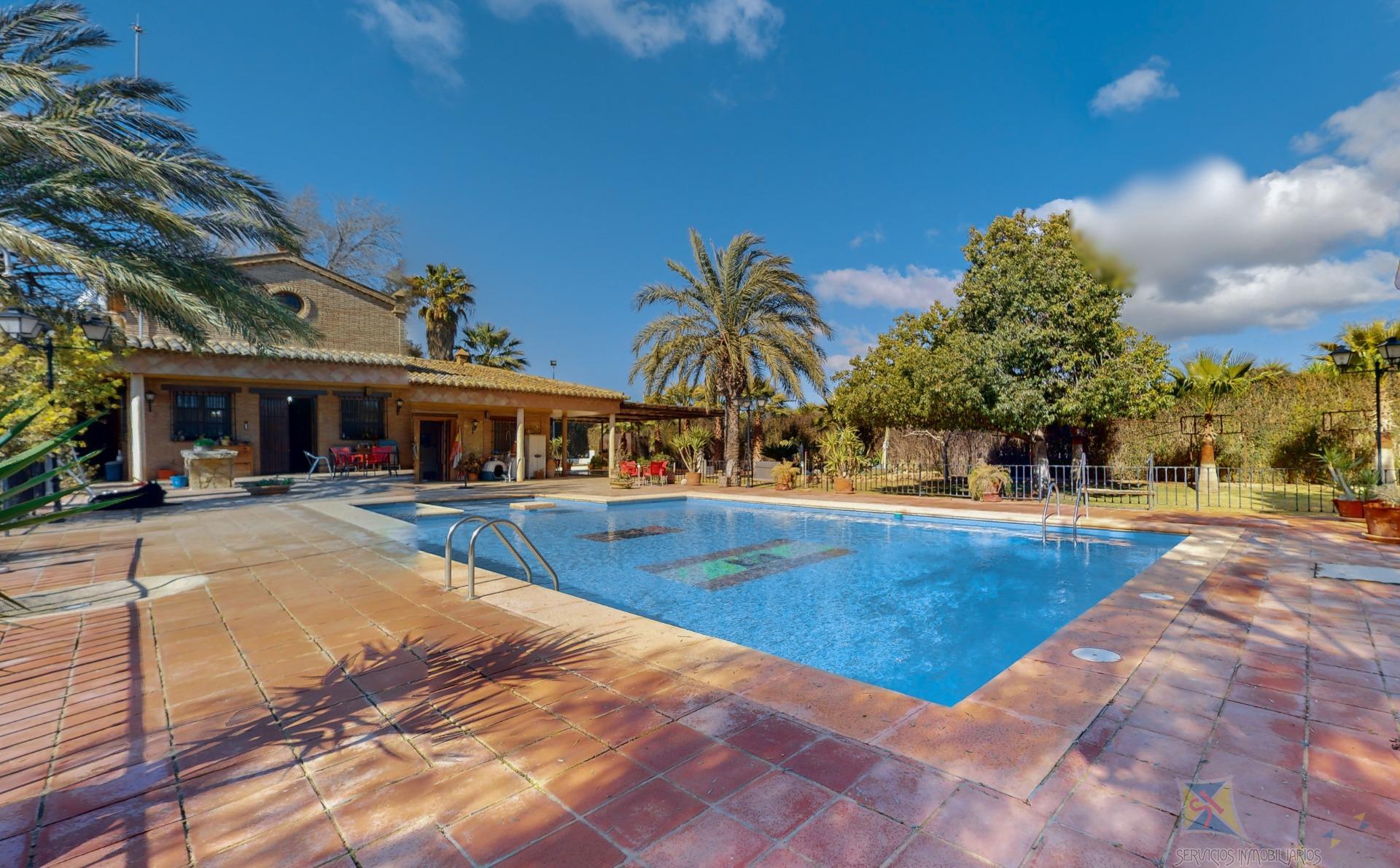 For sale of villa in Antequera