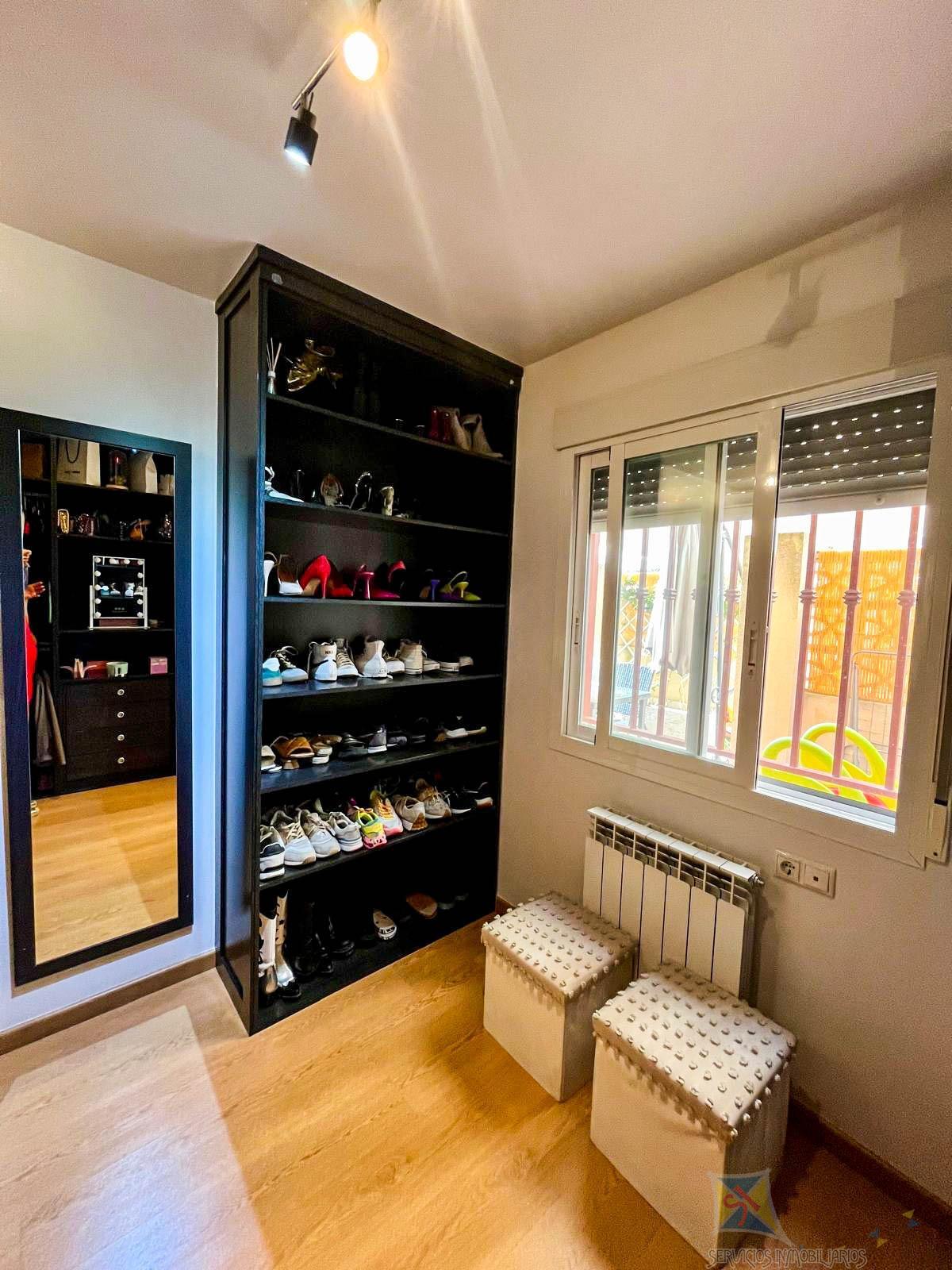 For sale of flat in Jaén