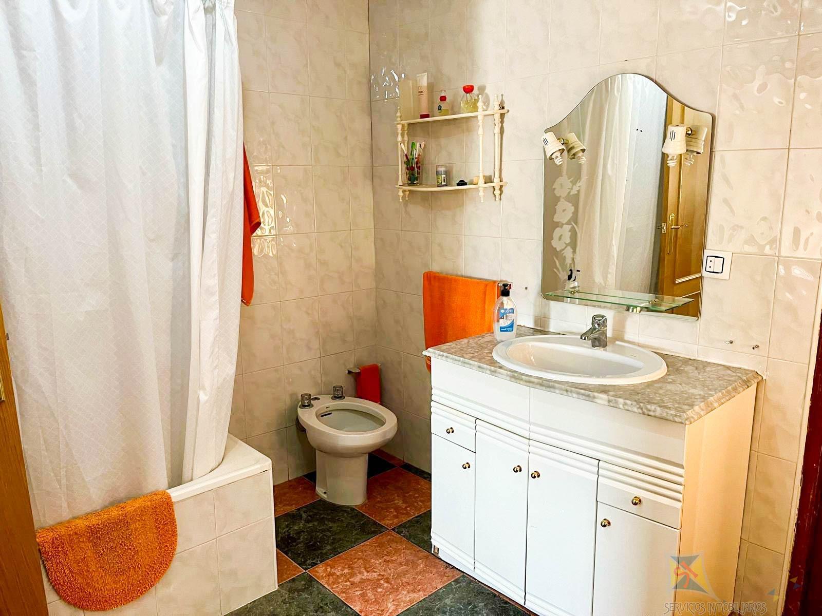 For sale of house in Jaén