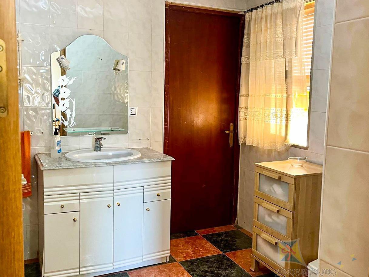 For sale of house in Jaén