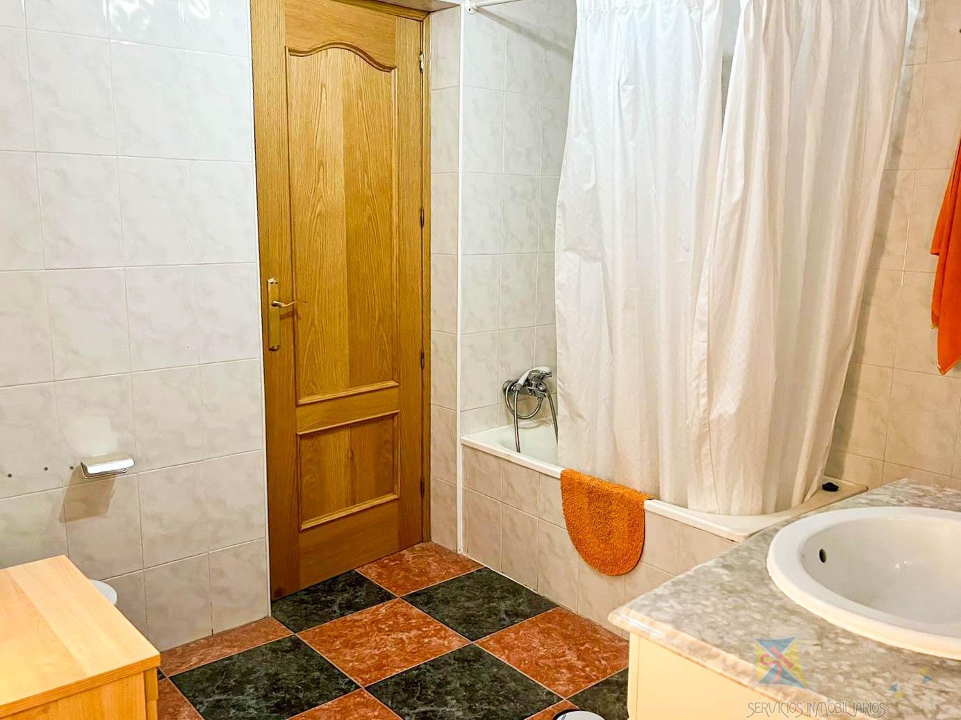 For sale of house in Jaén
