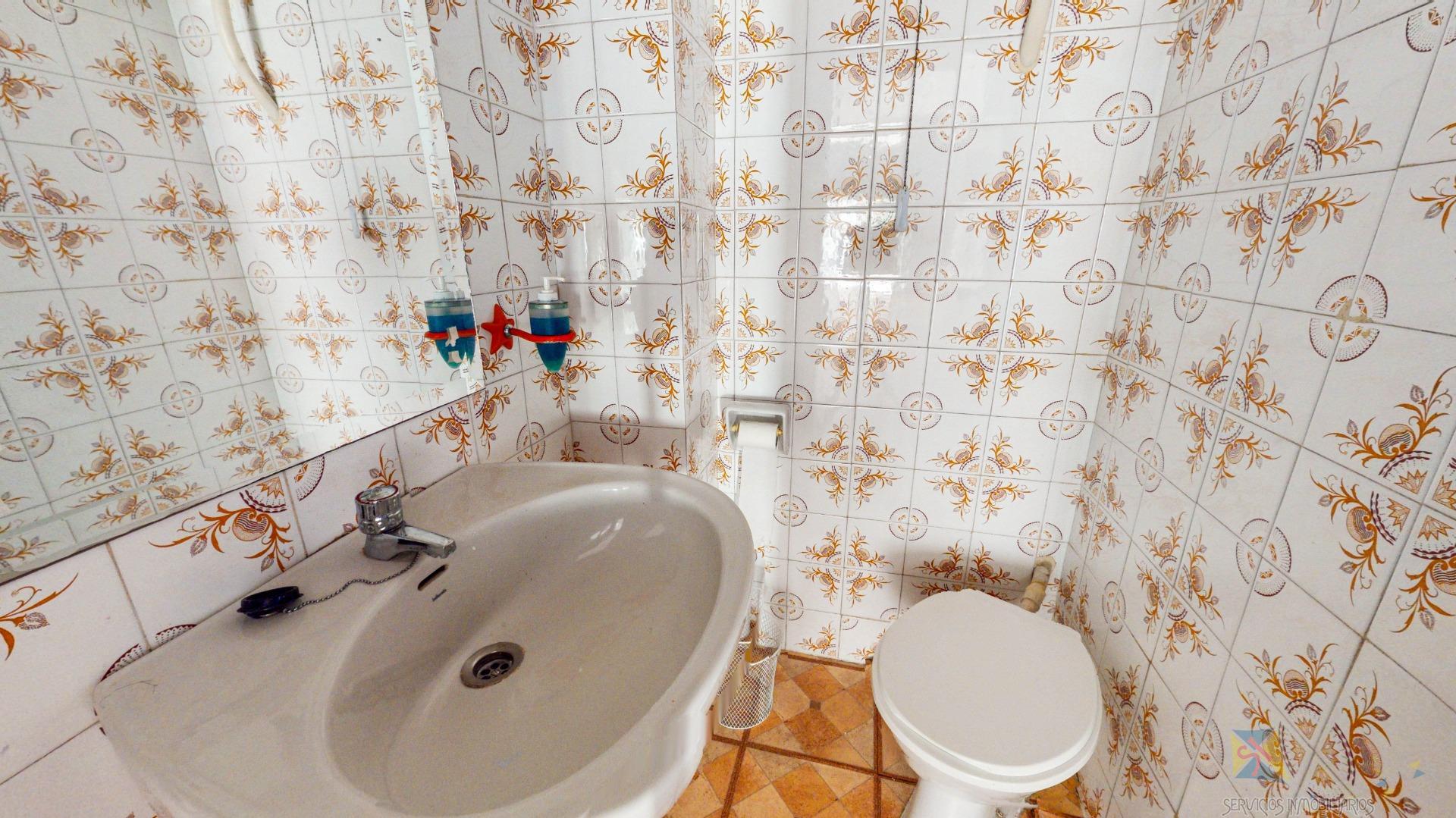 For sale of commercial in Málaga