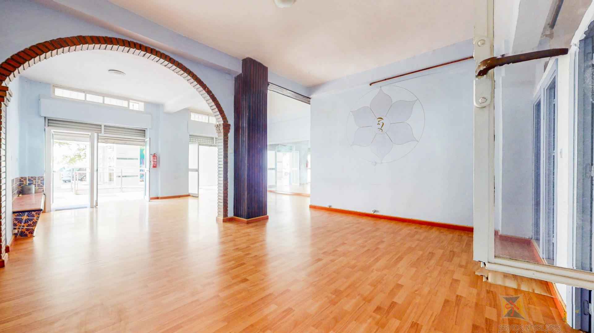 For sale of commercial in Málaga