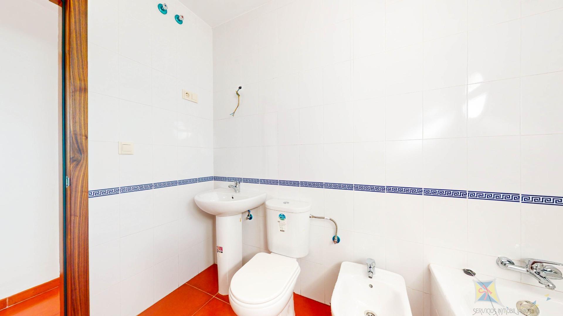 For sale of house in Campillos