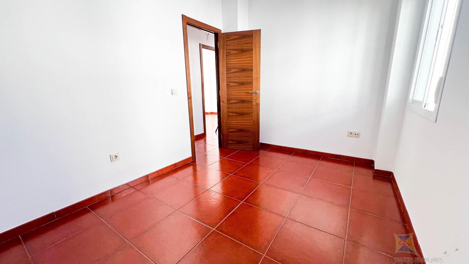 For sale of house in Campillos