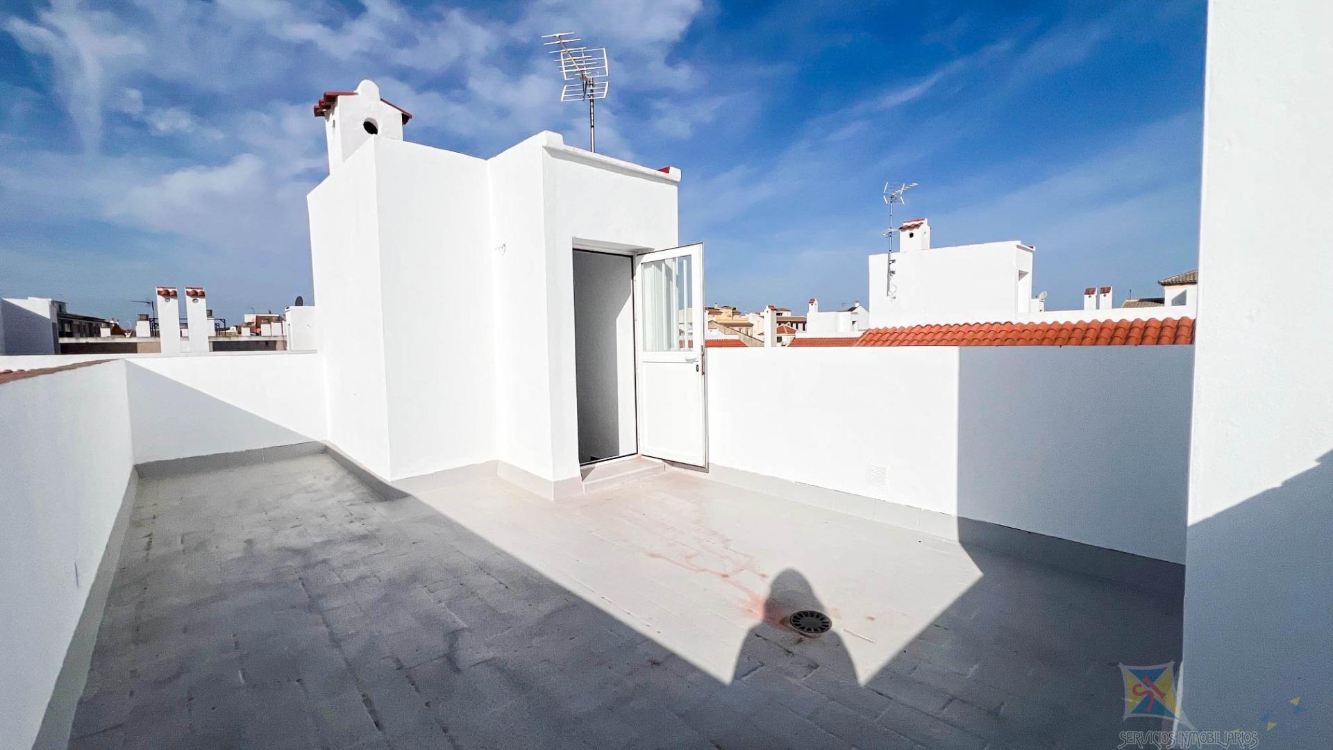 For sale of house in Campillos