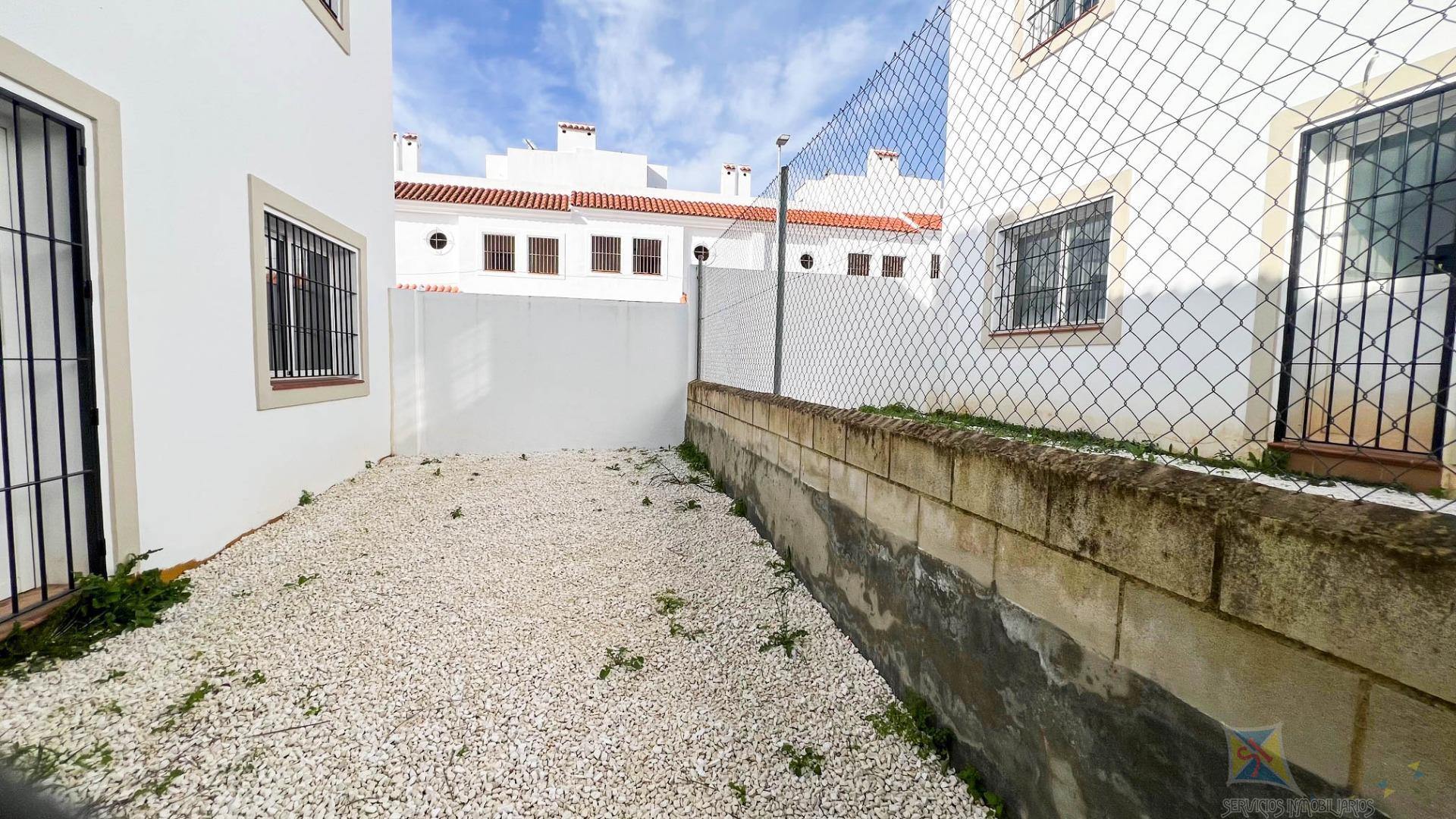 For sale of house in Campillos
