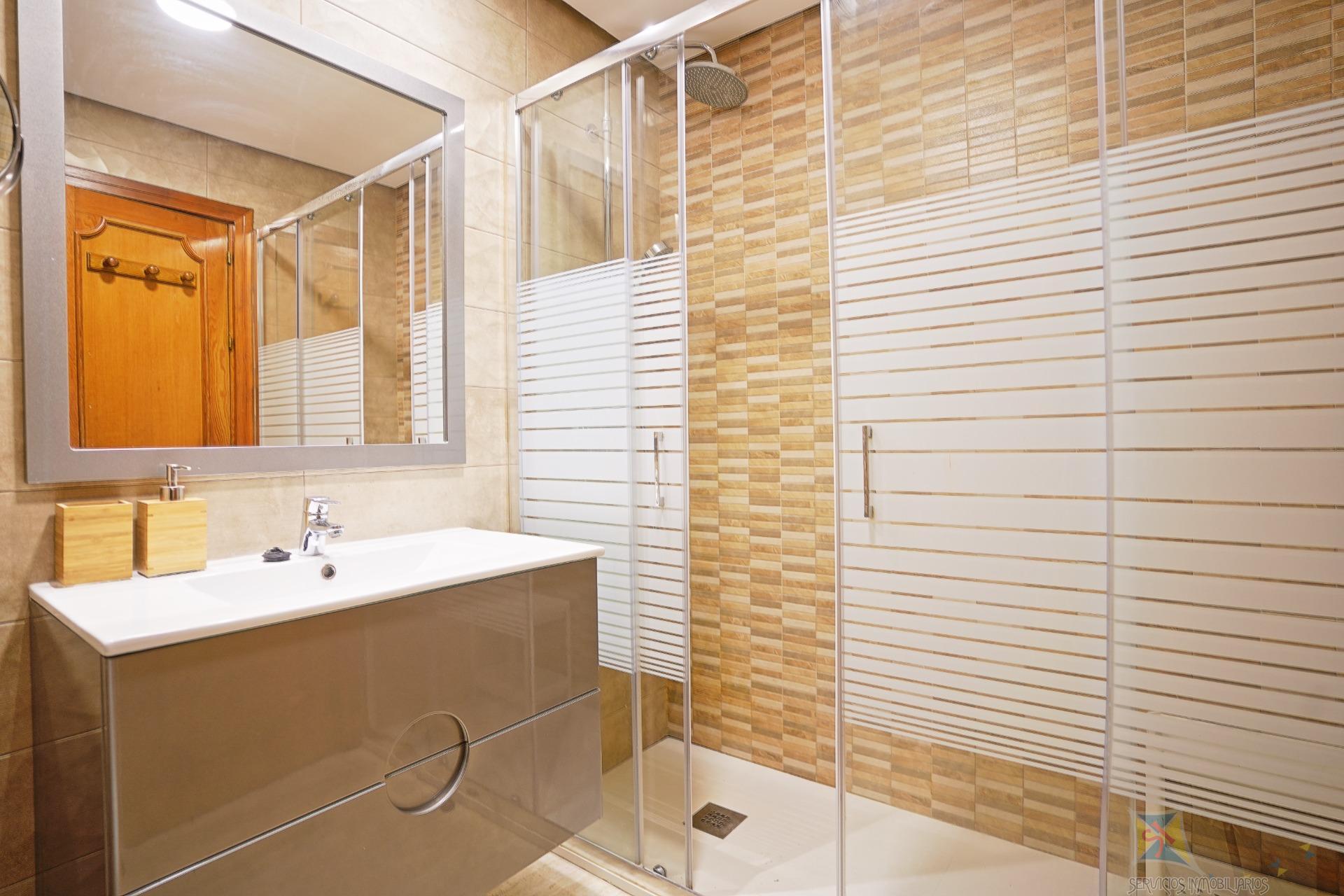 For sale of flat in Benalmádena