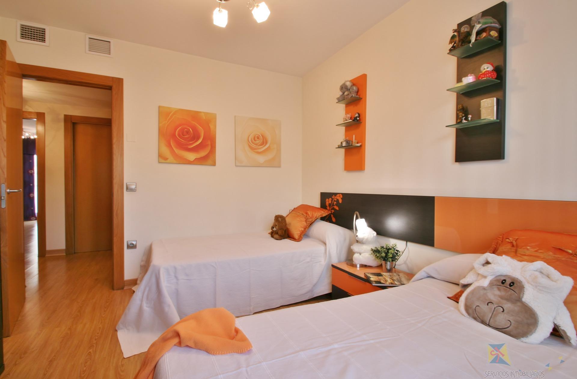 For sale of flat in Almería