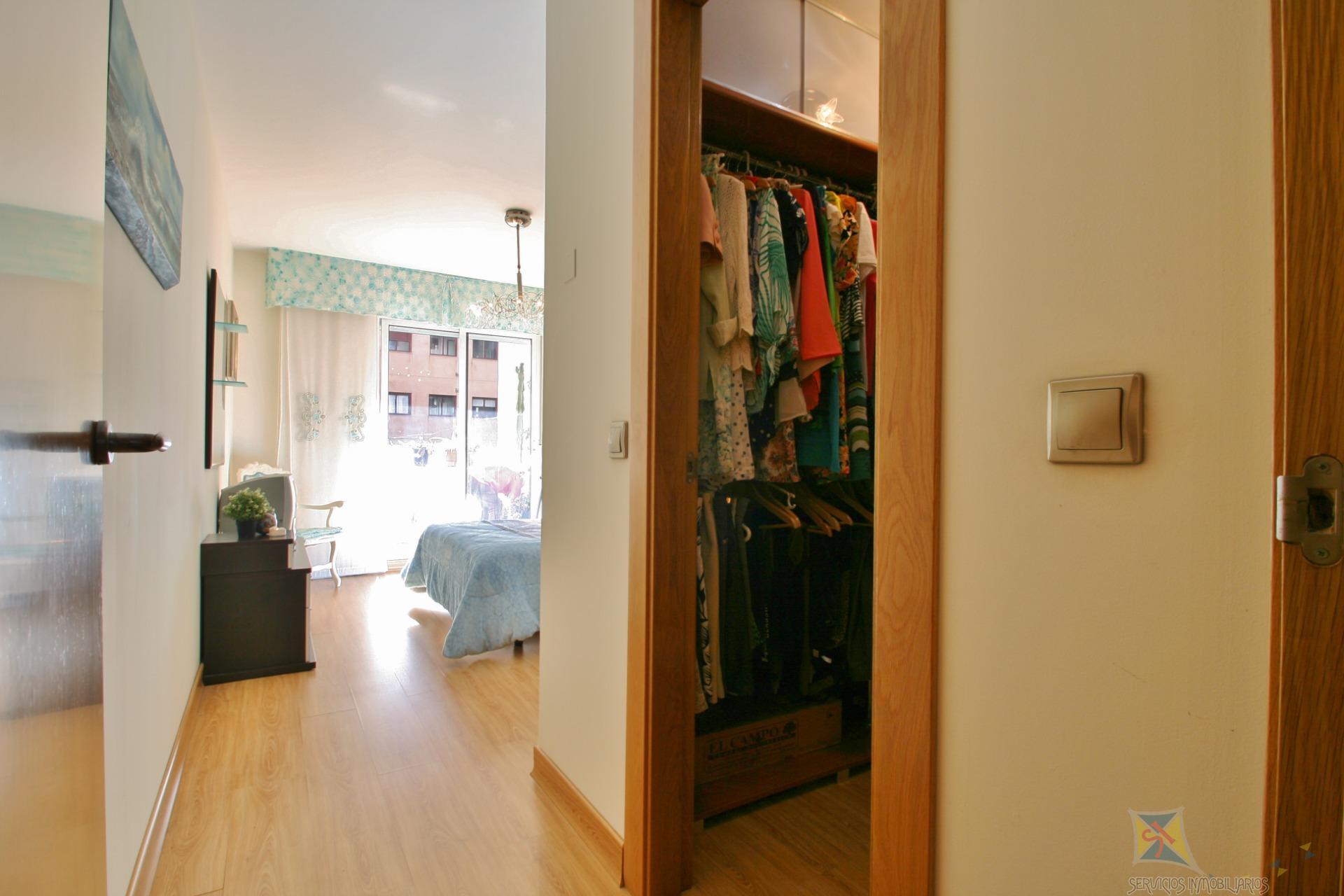 For sale of flat in Almería