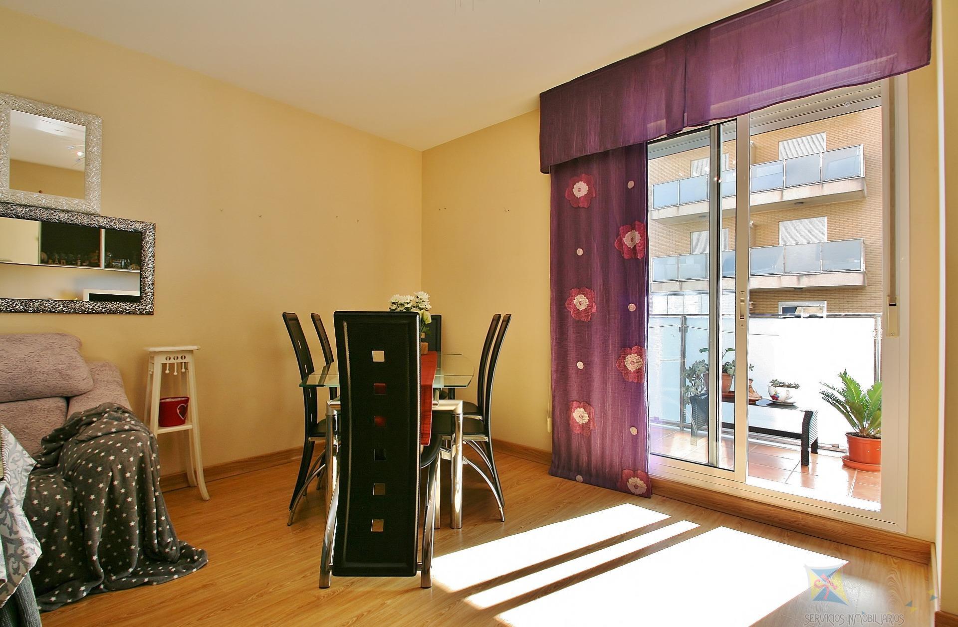 For sale of flat in Almería