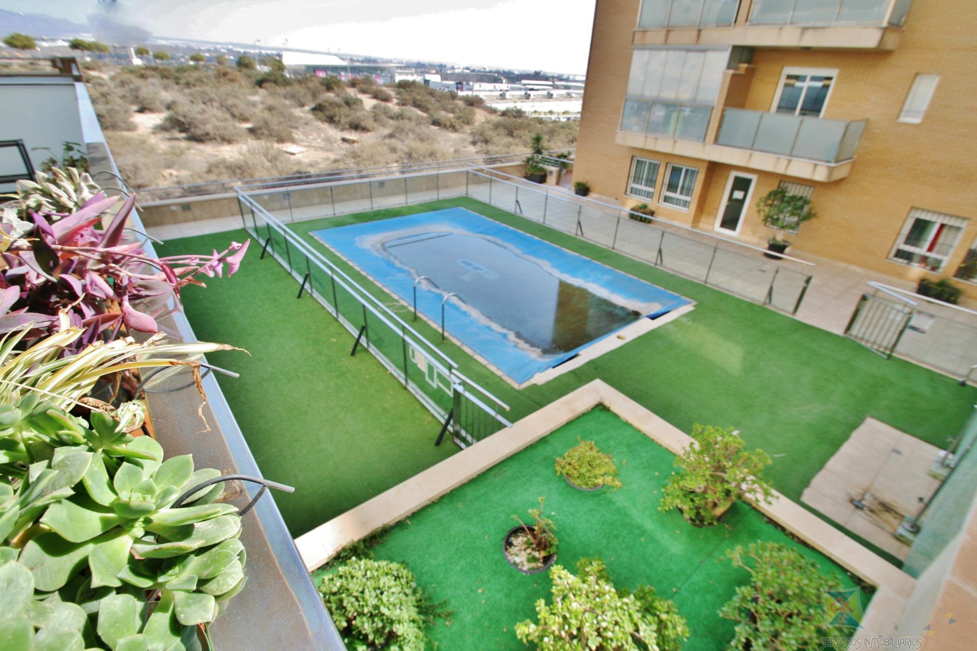 For sale of flat in Almería