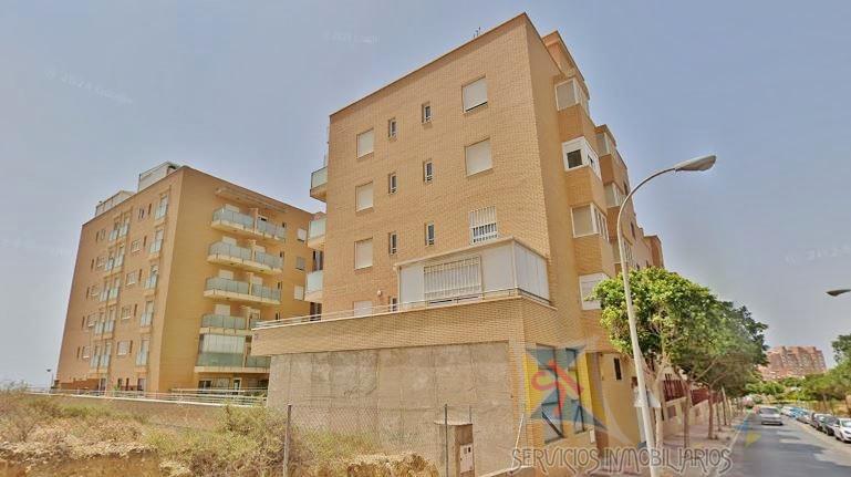 For sale of flat in Almería