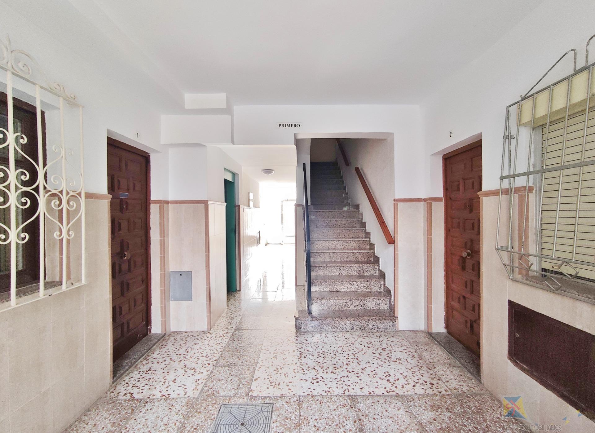 For sale of flat in Almería