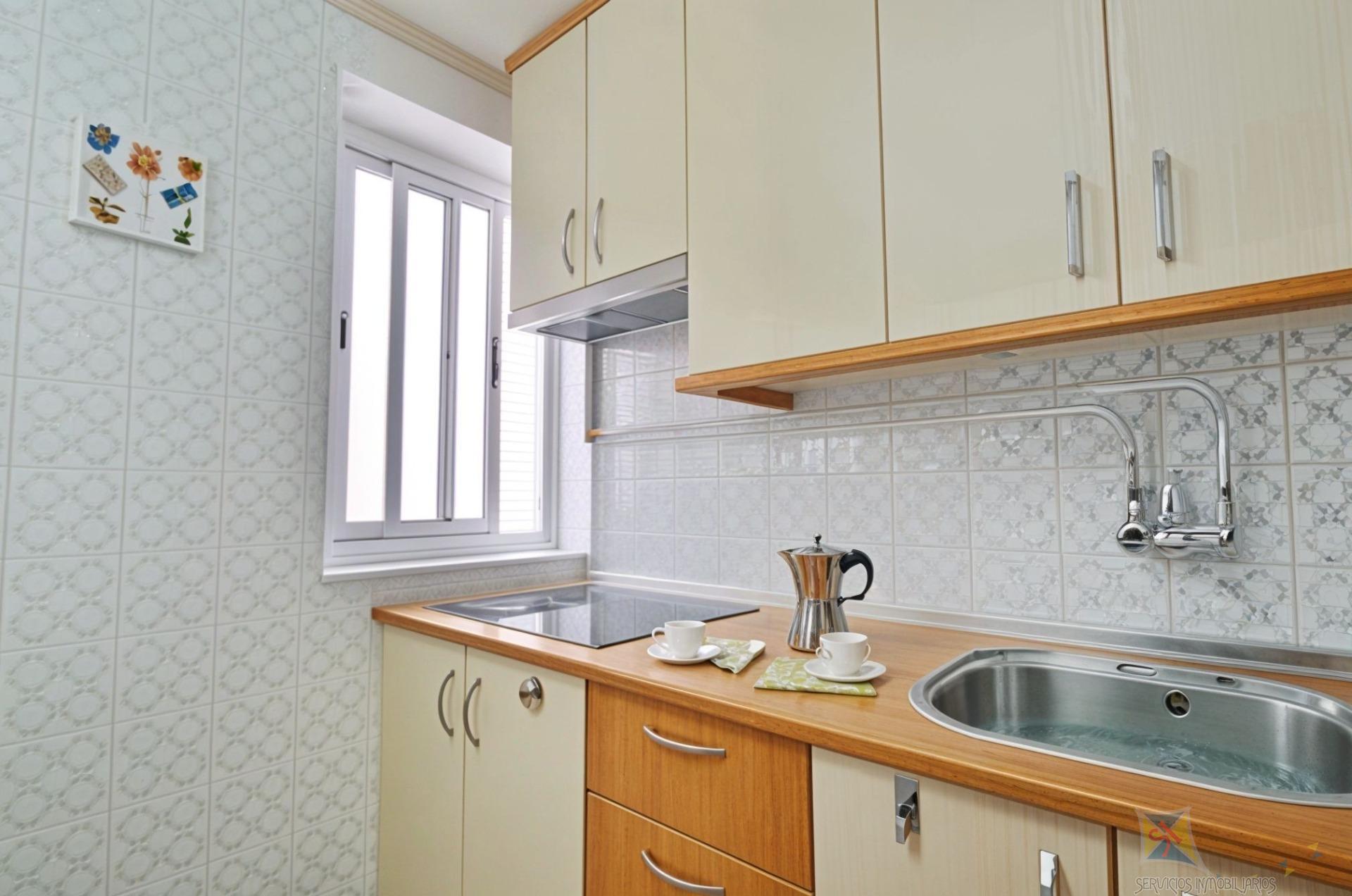For sale of flat in Almería