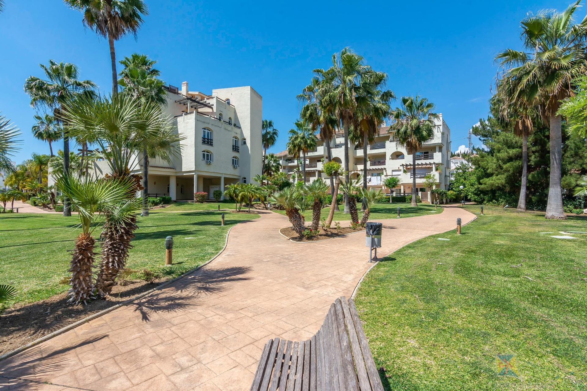 Venta de piso en Estepona
