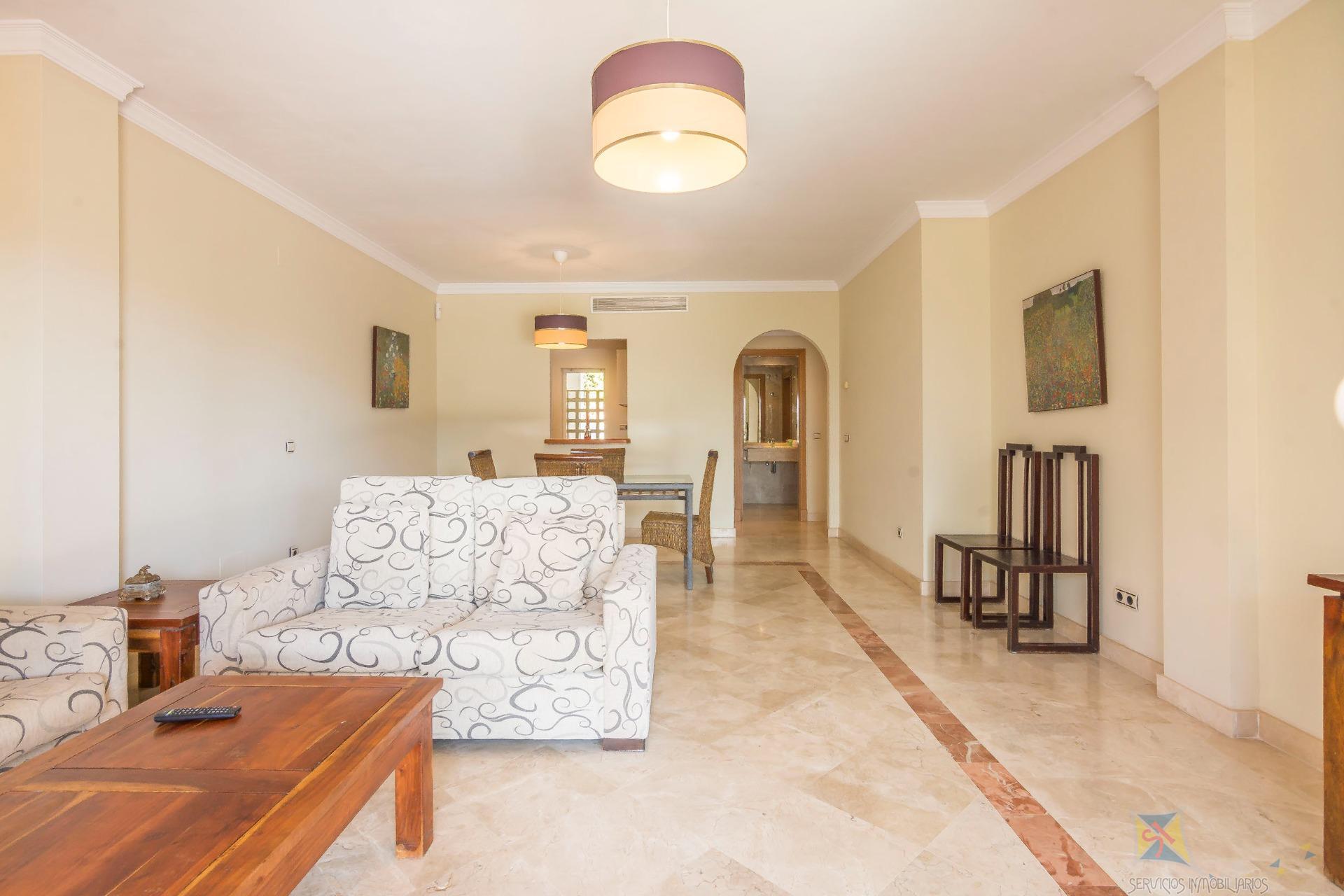 Venta de piso en Estepona