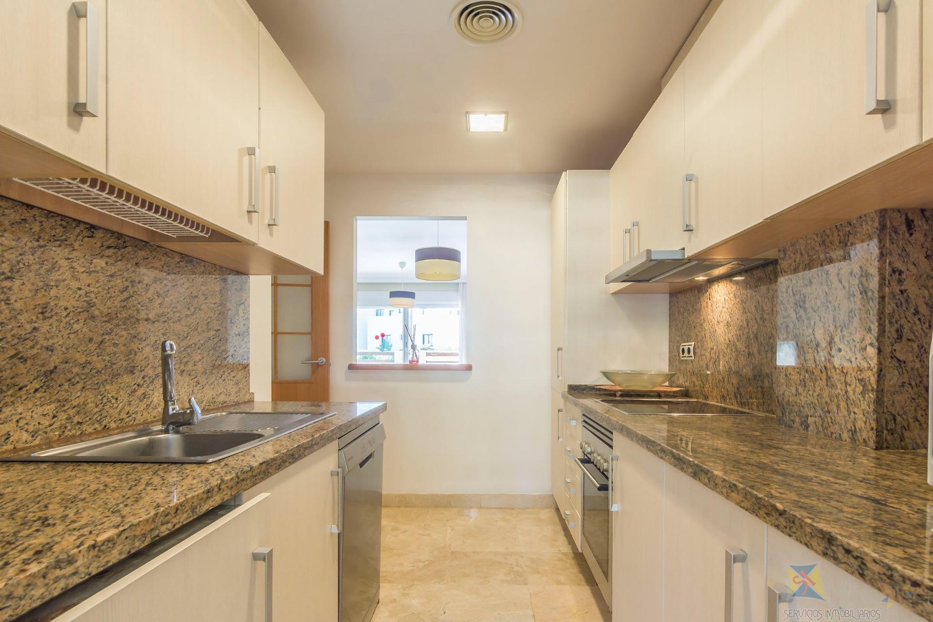 Venta de piso en Estepona