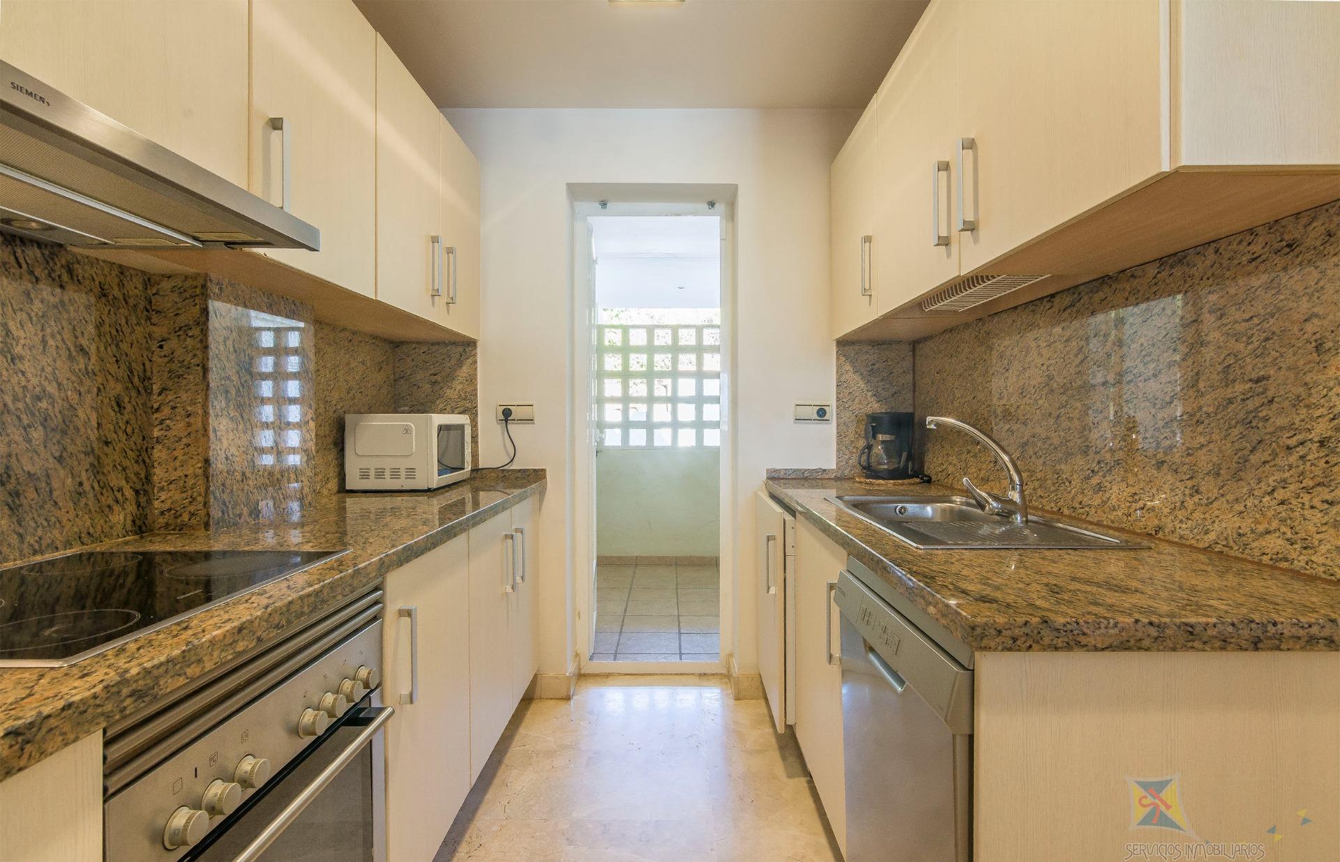 Venta de piso en Estepona