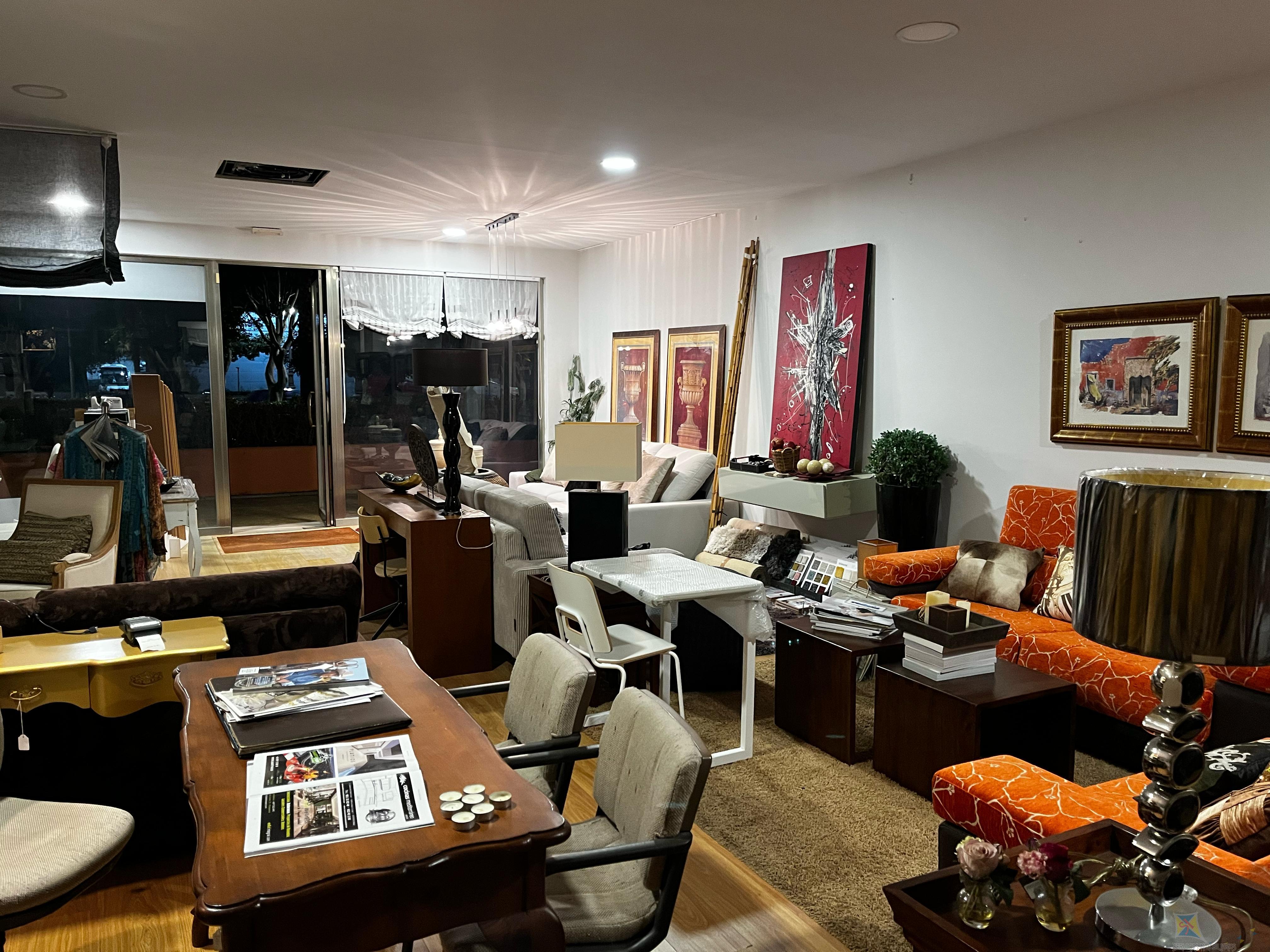 For sale of commercial in Estepona