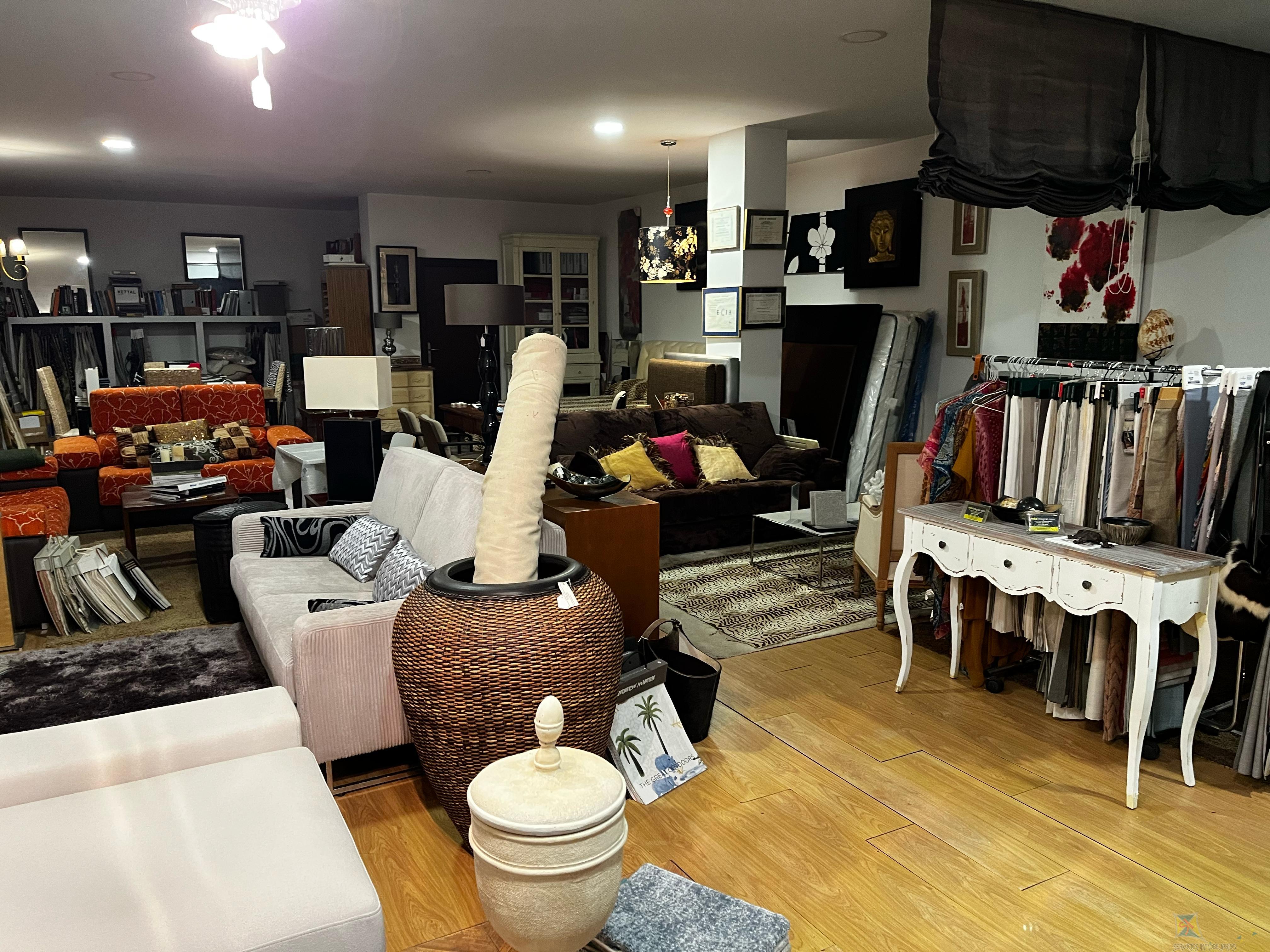 For sale of commercial in Estepona