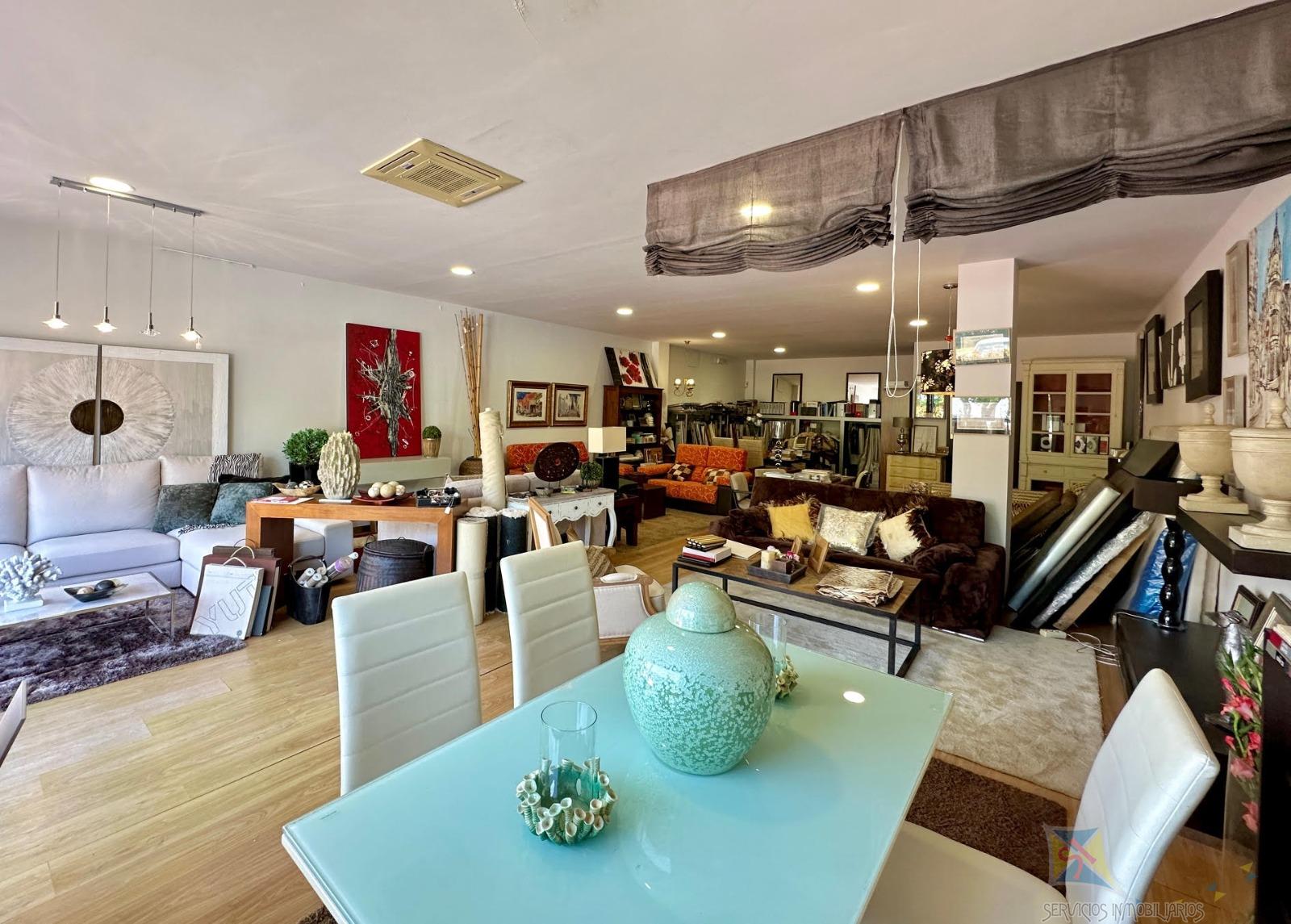 For sale of commercial in Estepona