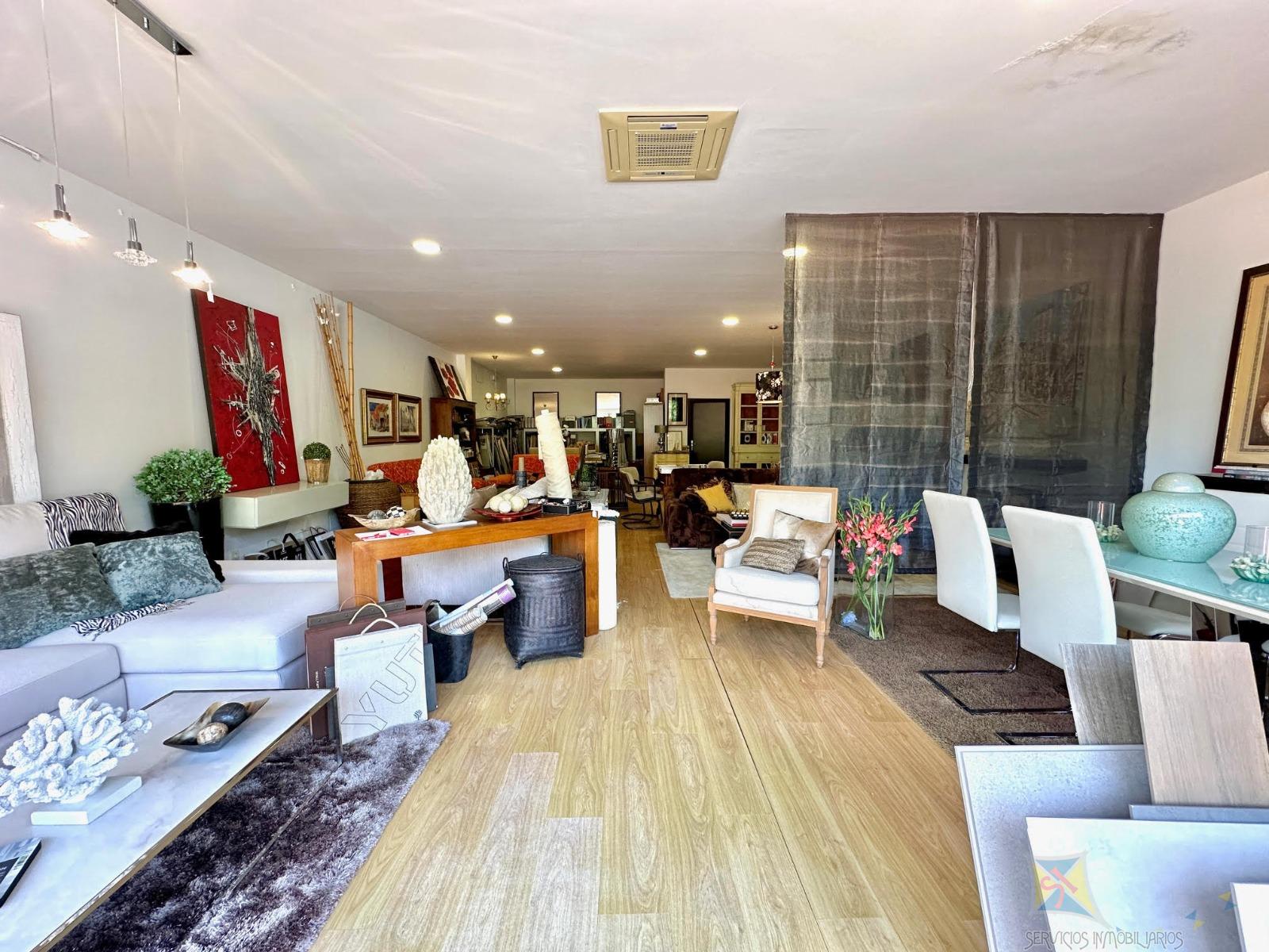 For sale of commercial in Estepona