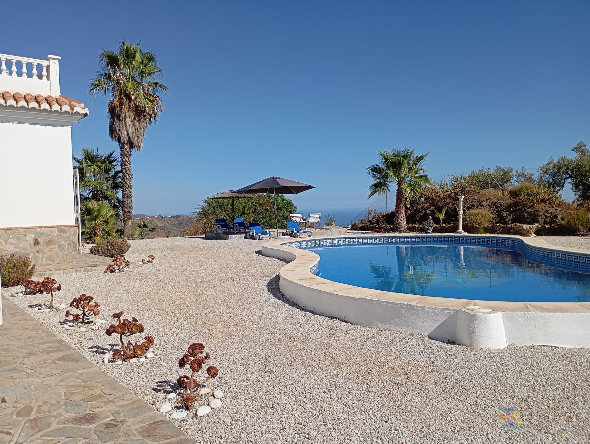For sale of villa in Sayalonga