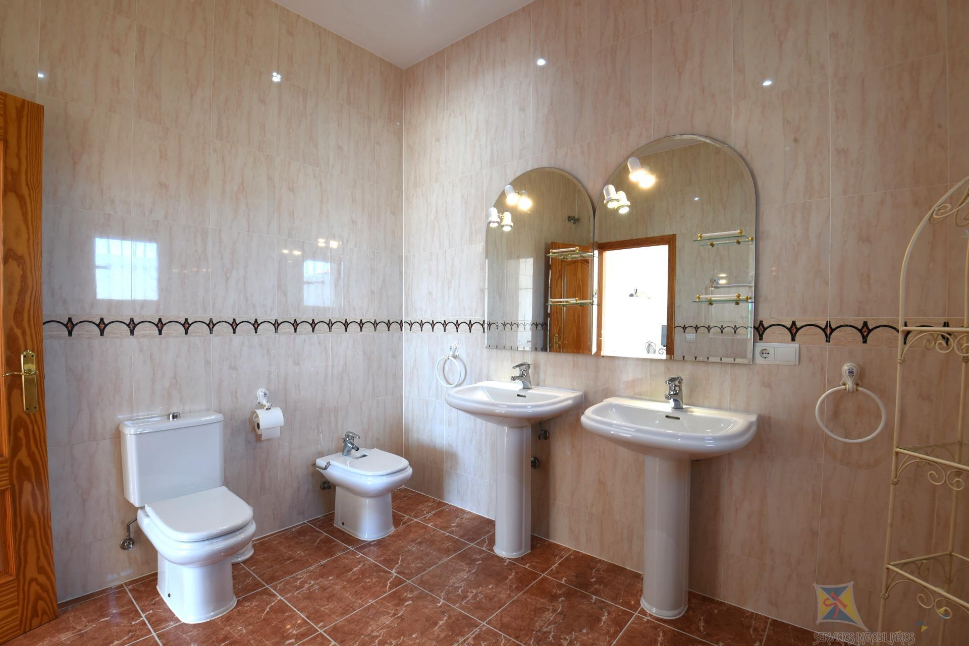 For sale of villa in Sayalonga