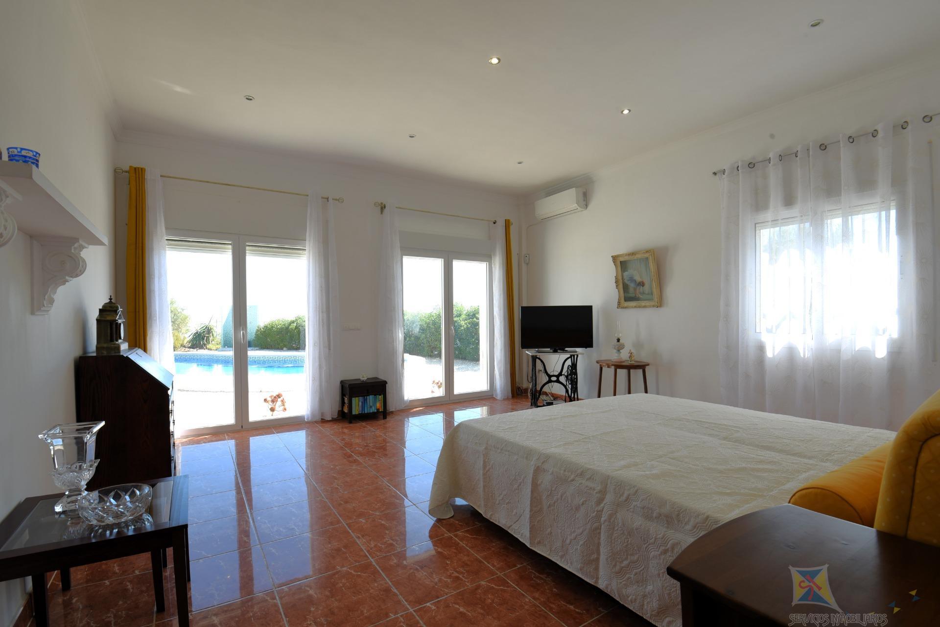 For sale of villa in Sayalonga