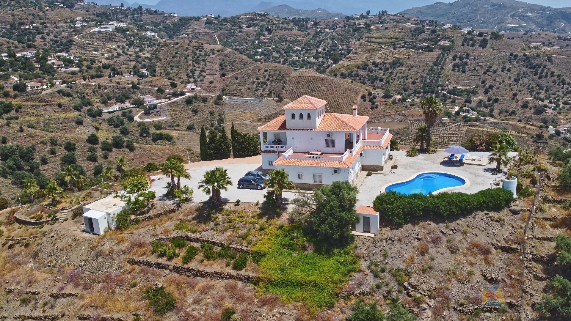 For sale of villa in Sayalonga