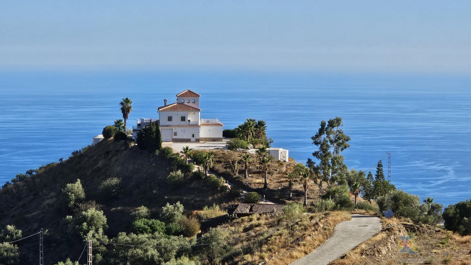 For sale of villa in Sayalonga