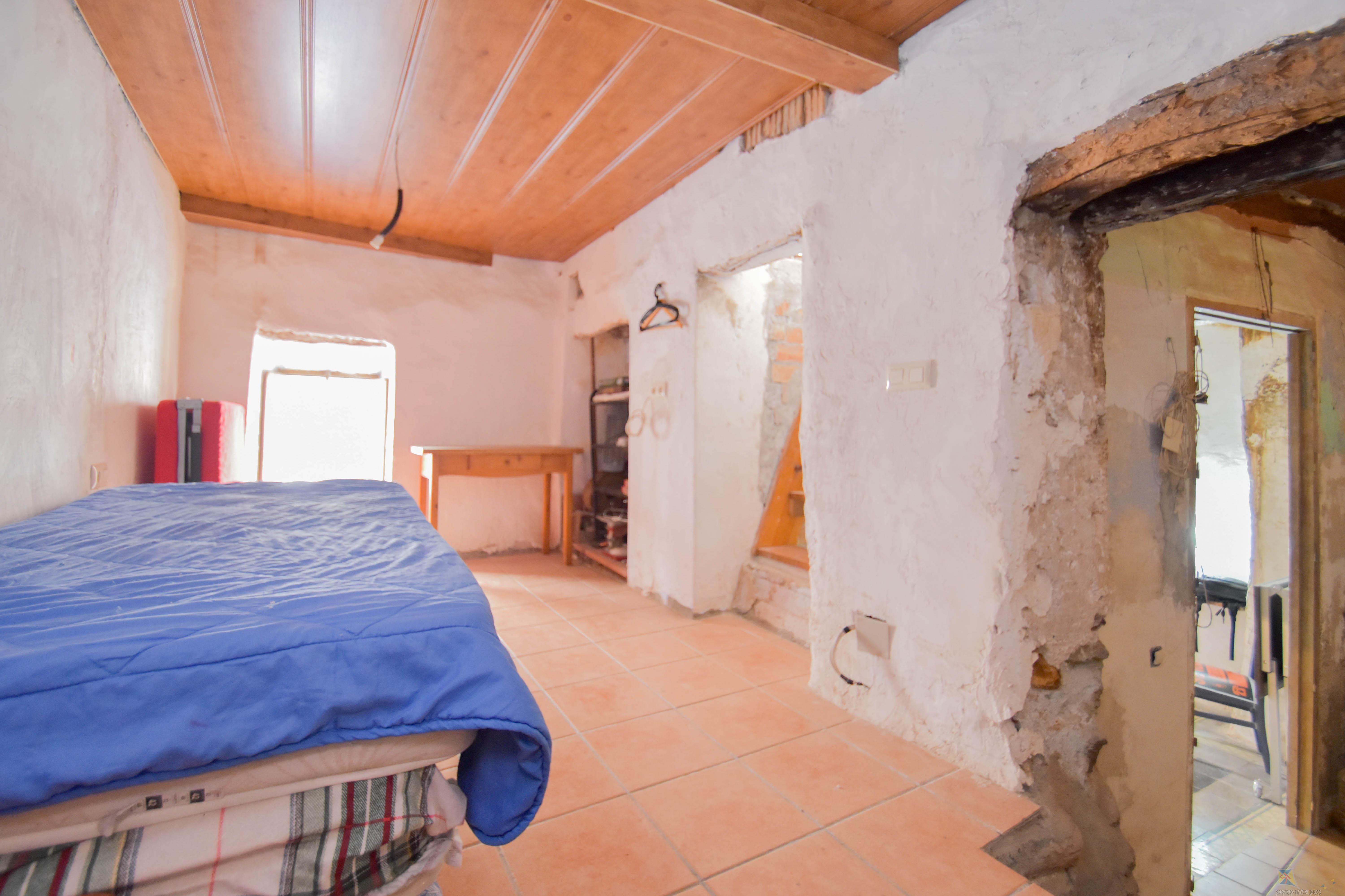 For sale of villa in Lanjaron