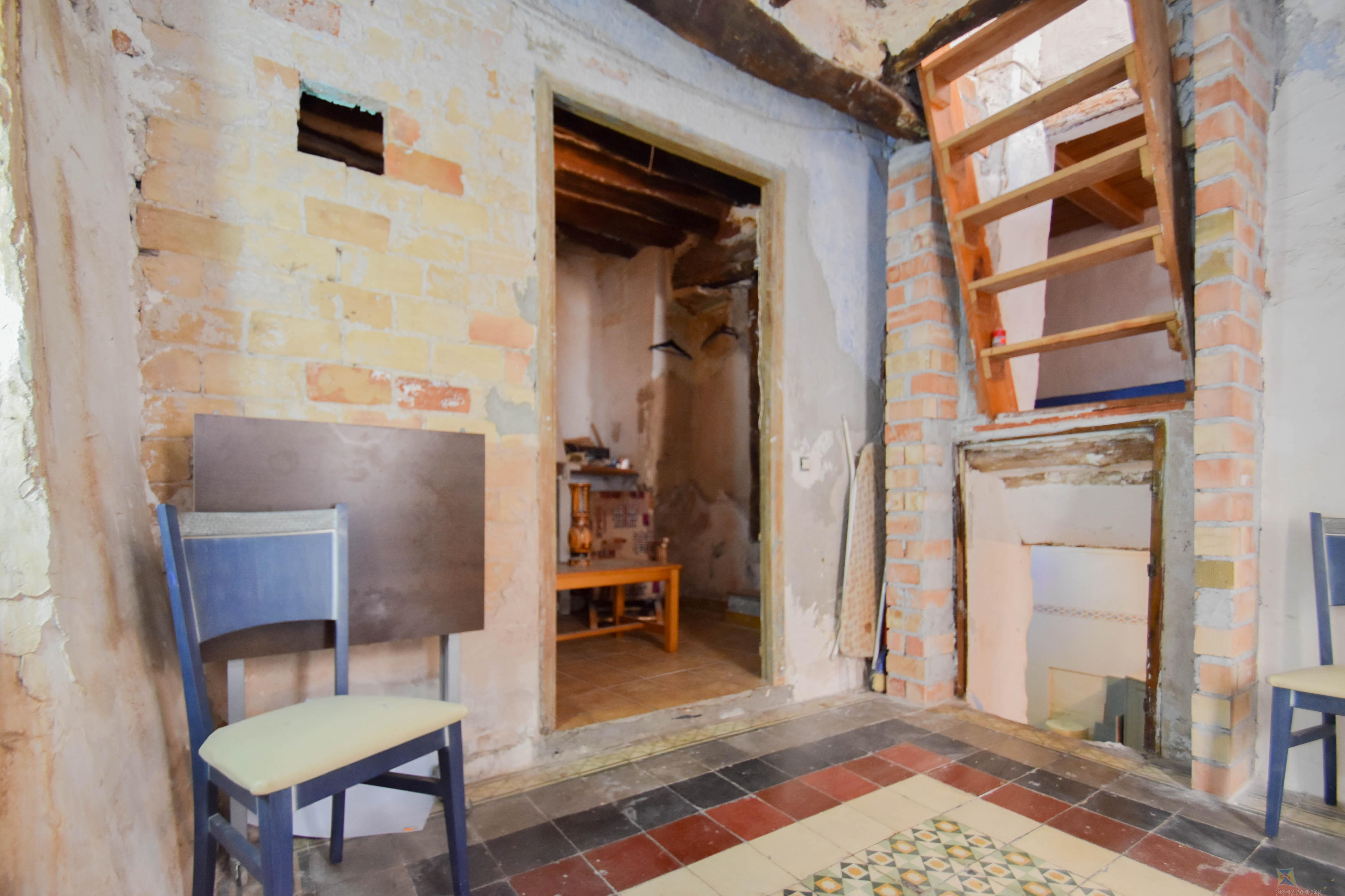 For sale of villa in Lanjaron