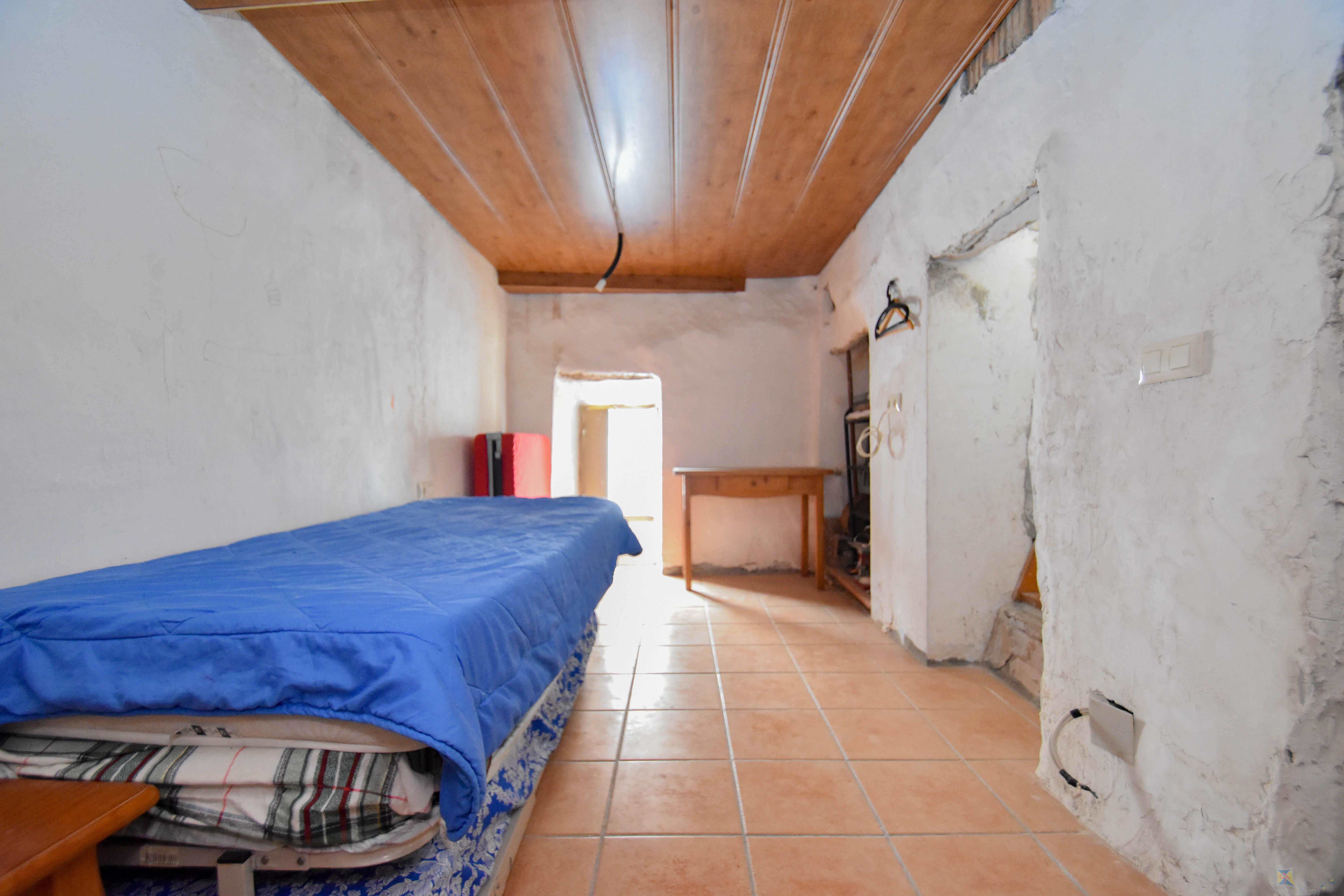 For sale of villa in Lanjaron