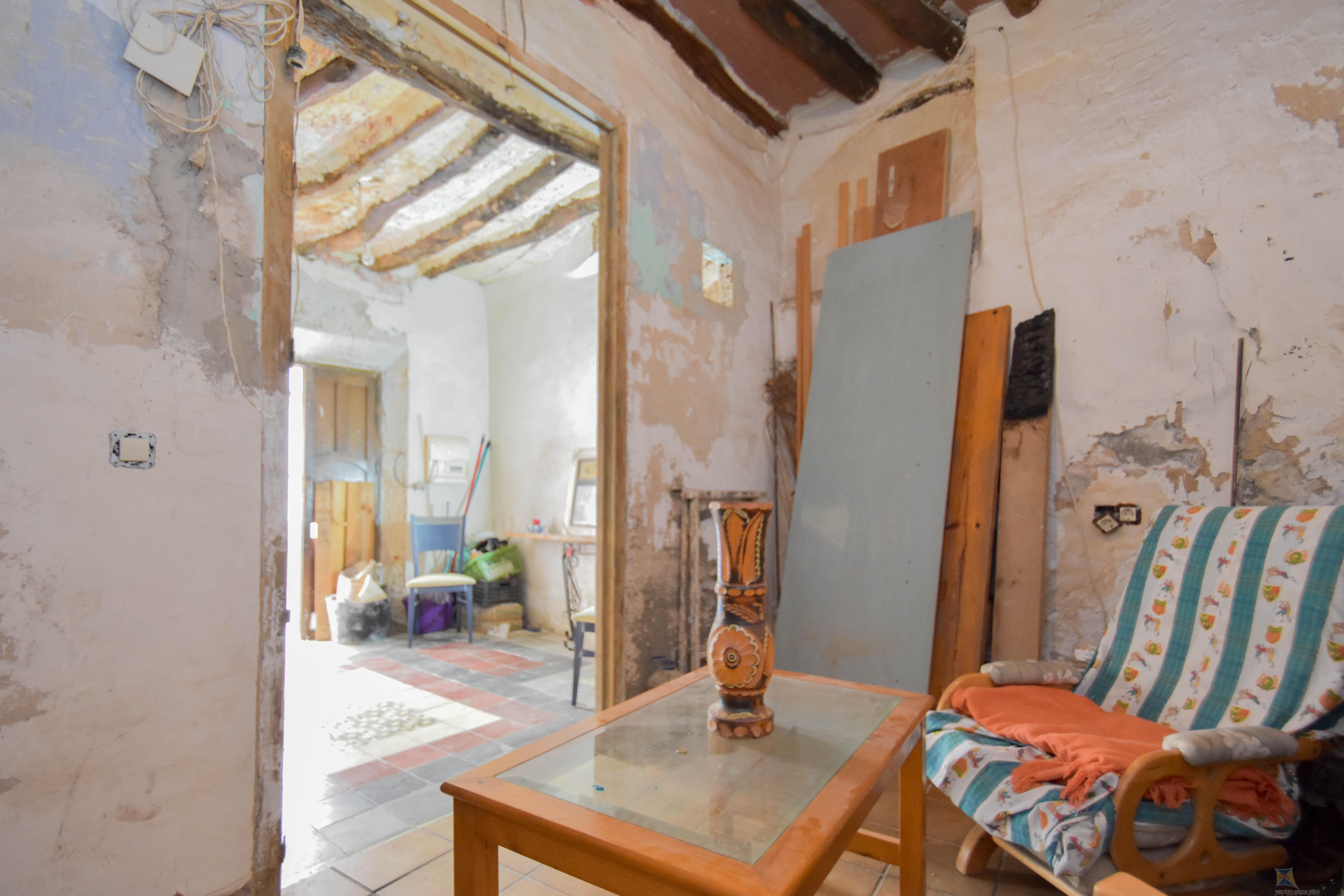 For sale of villa in Lanjaron