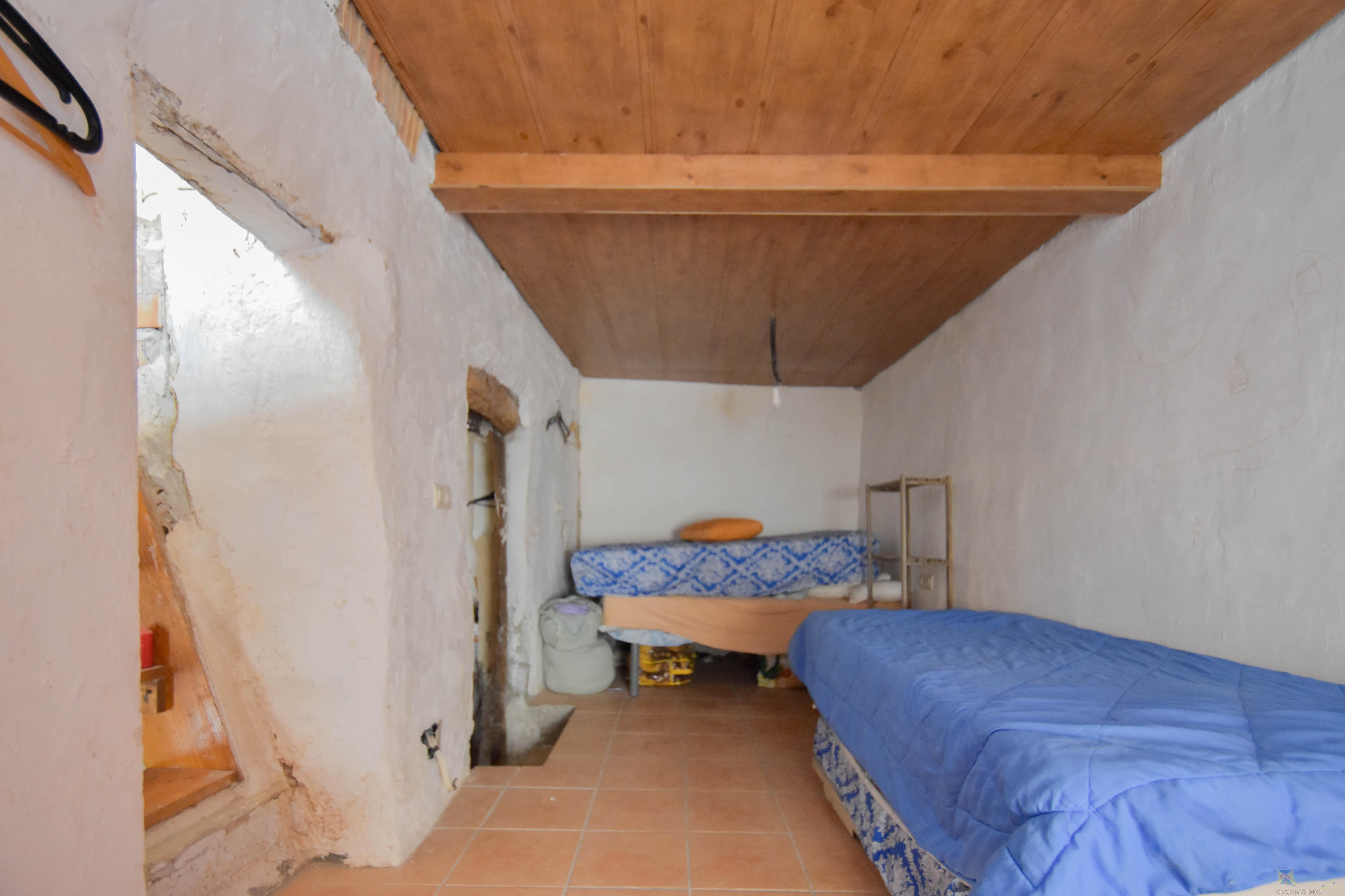 For sale of villa in Lanjaron