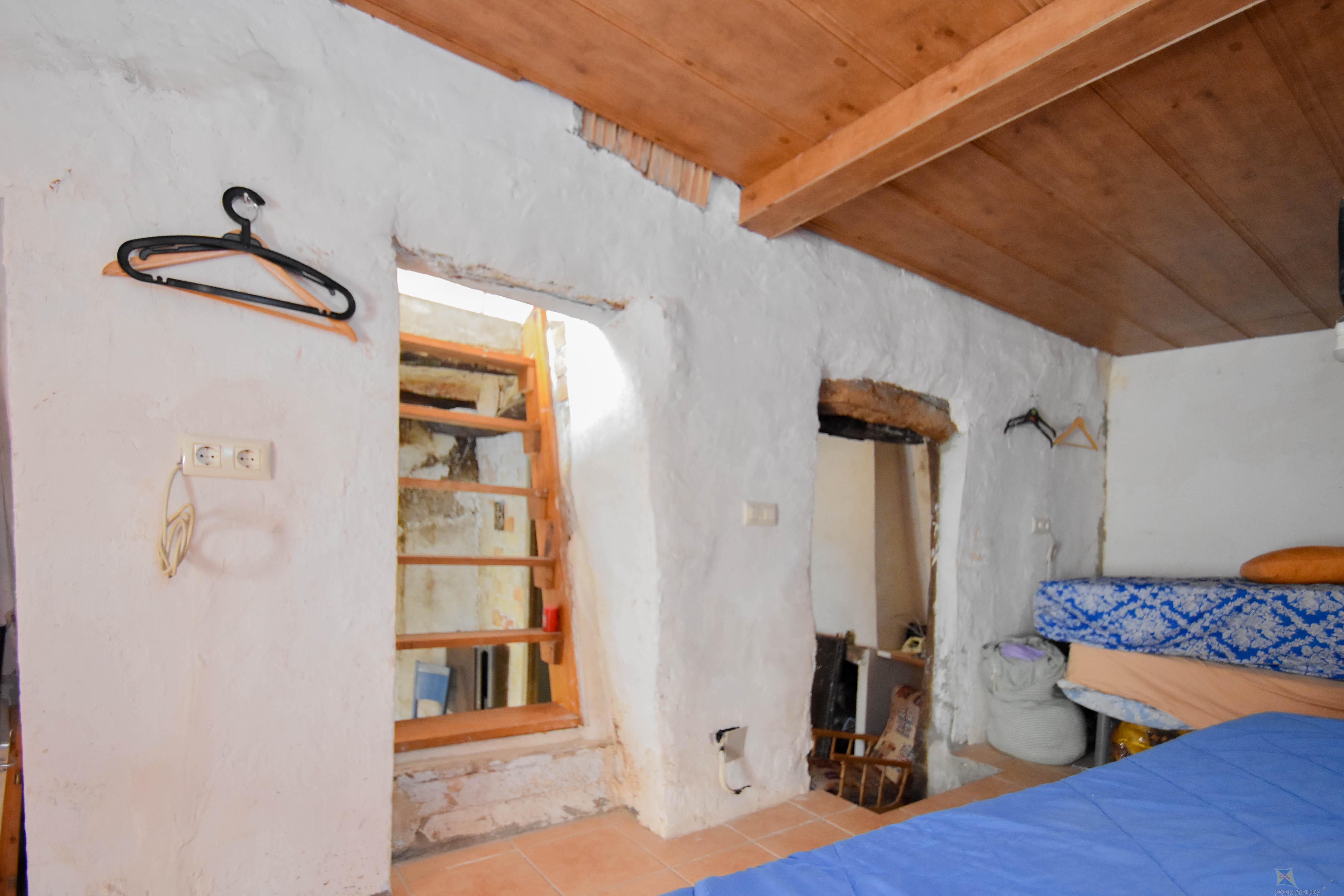 For sale of villa in Lanjaron