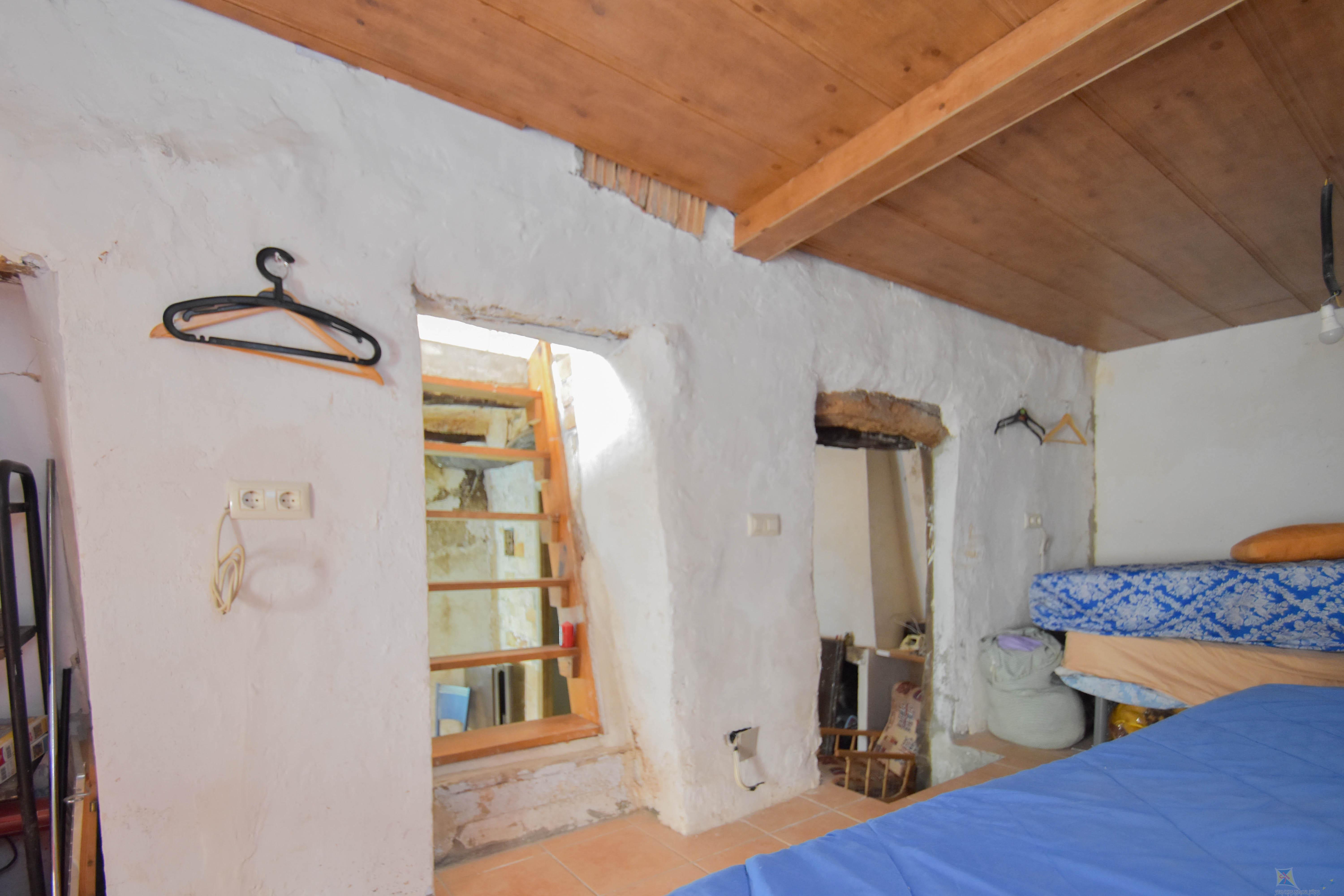 For sale of villa in Lanjaron