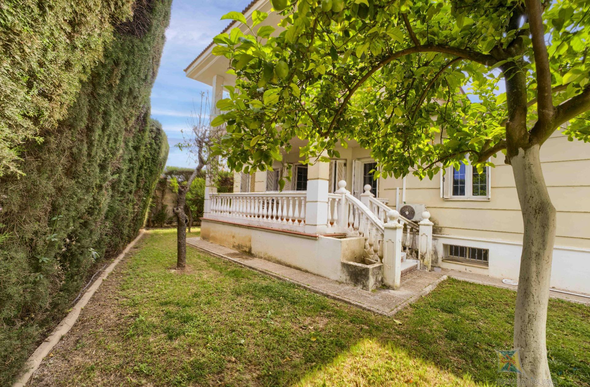 For sale of house in Gines
