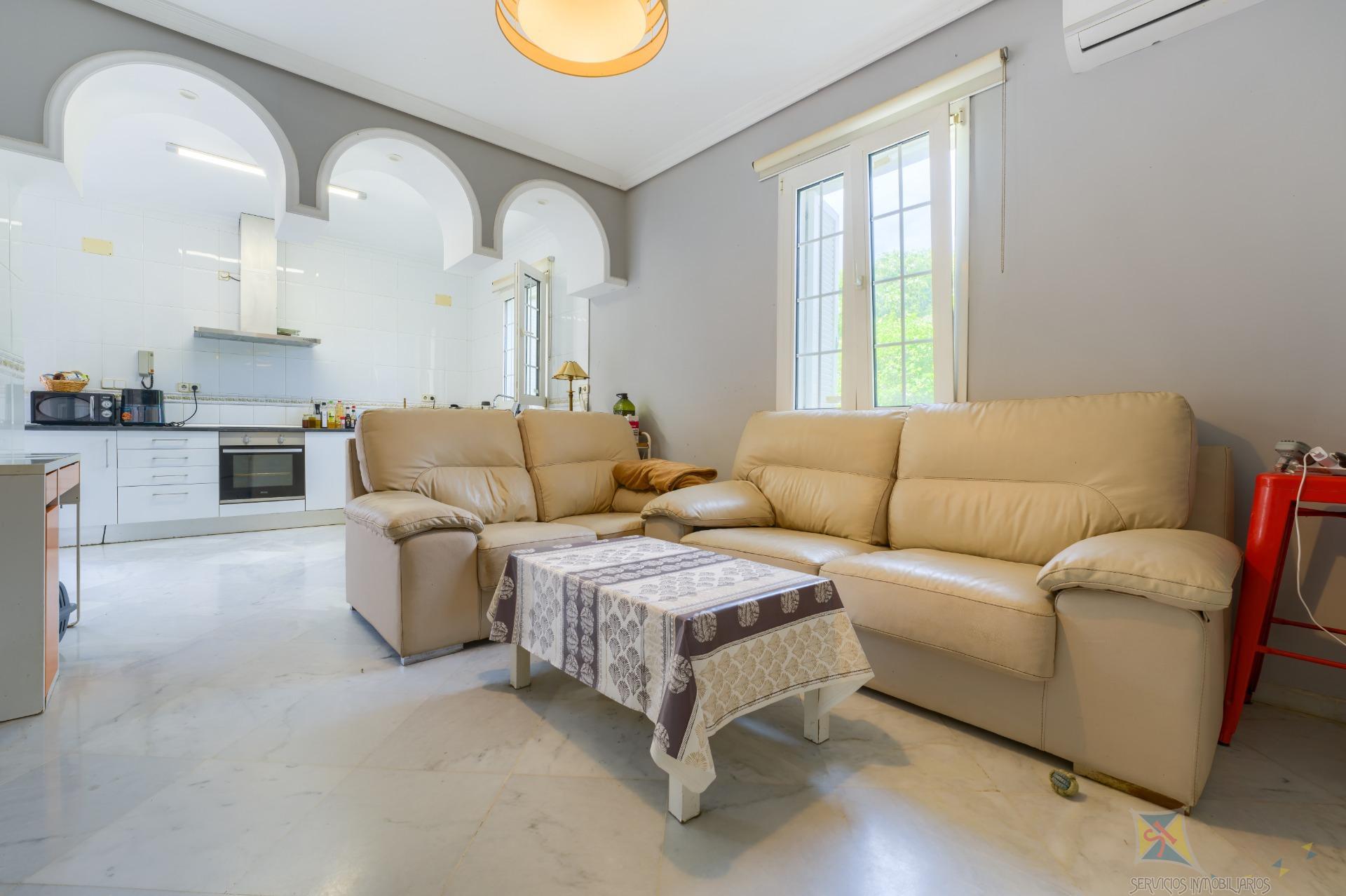 For sale of house in Gines