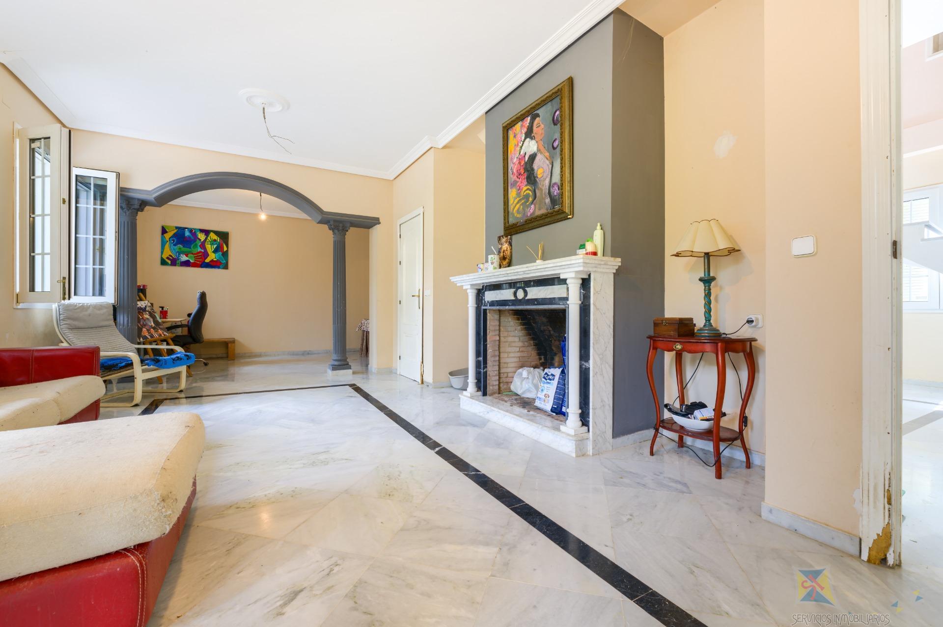 For sale of house in Gines