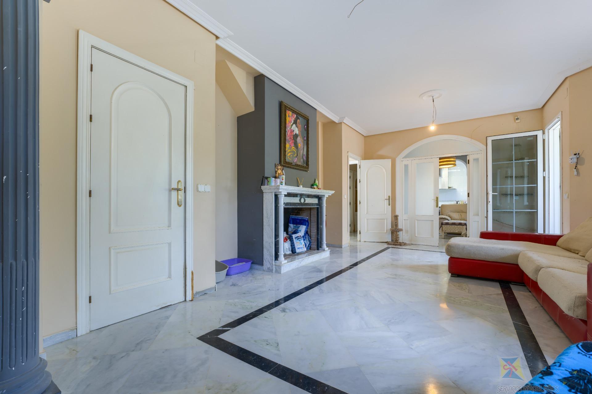 For sale of house in Gines