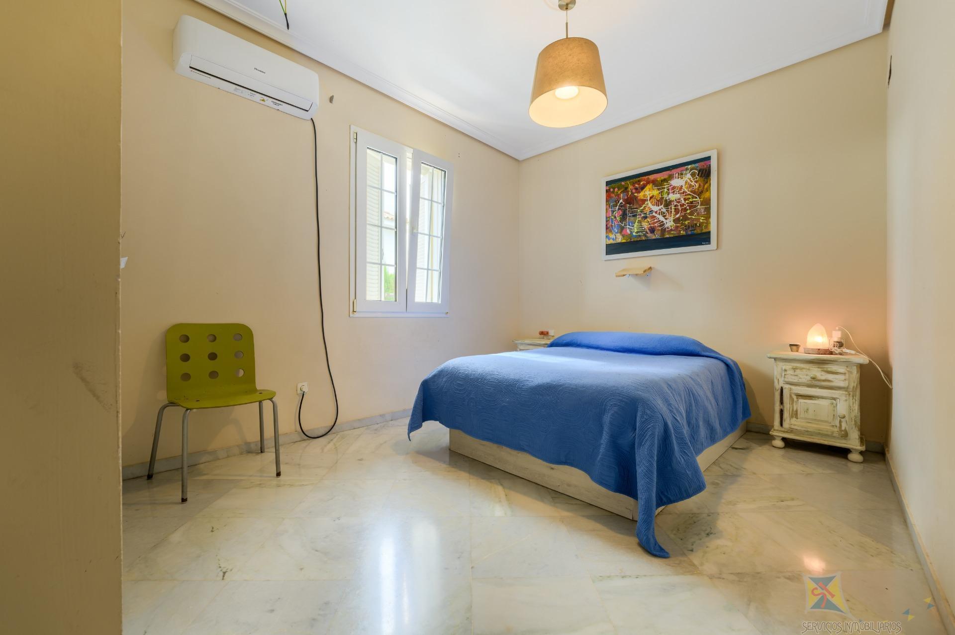 For sale of house in Gines