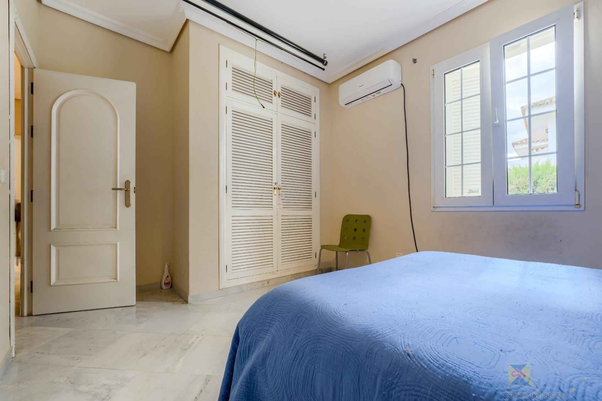 For sale of house in Gines