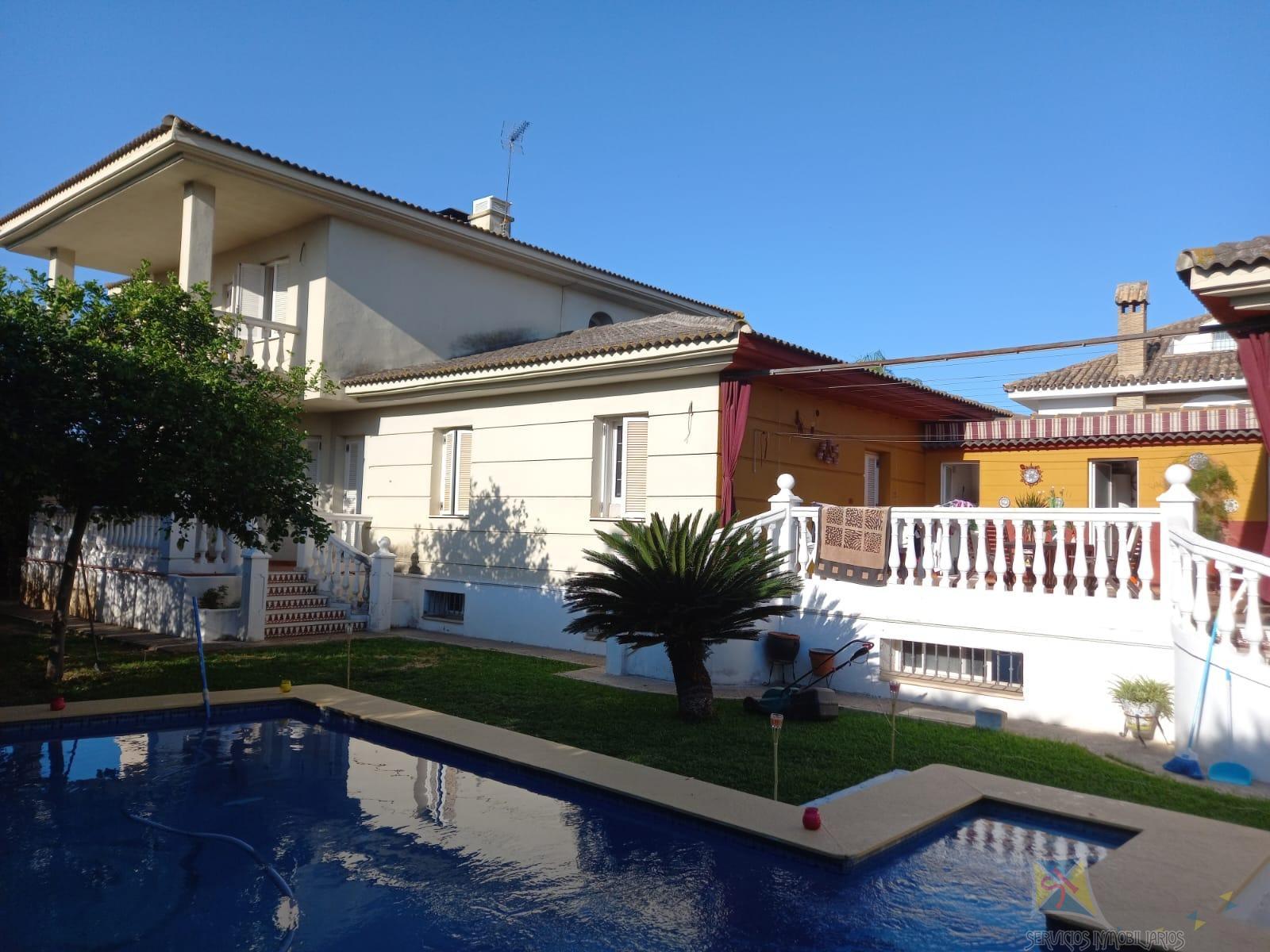 For sale of house in Gines